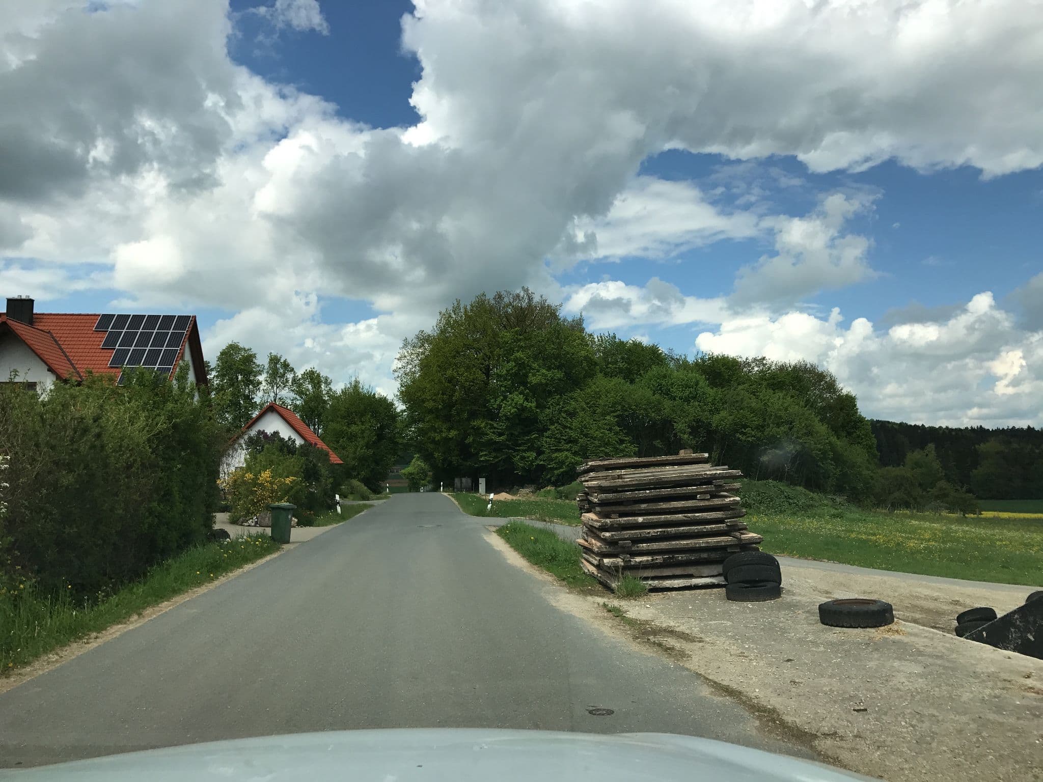 Street view near Haus am Kirschgarten, Egloffstein — © derzornigemarkus (CC BY-SA · Mapillary)