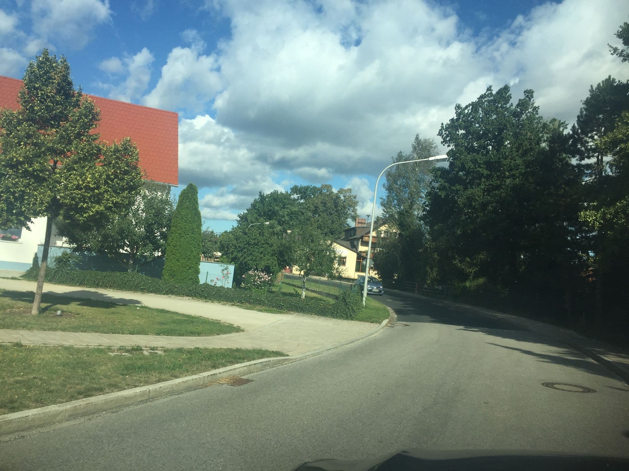 Street view near J. Weiß Pension, Poppenricht — © zandu (CC BY-SA · Mapillary)