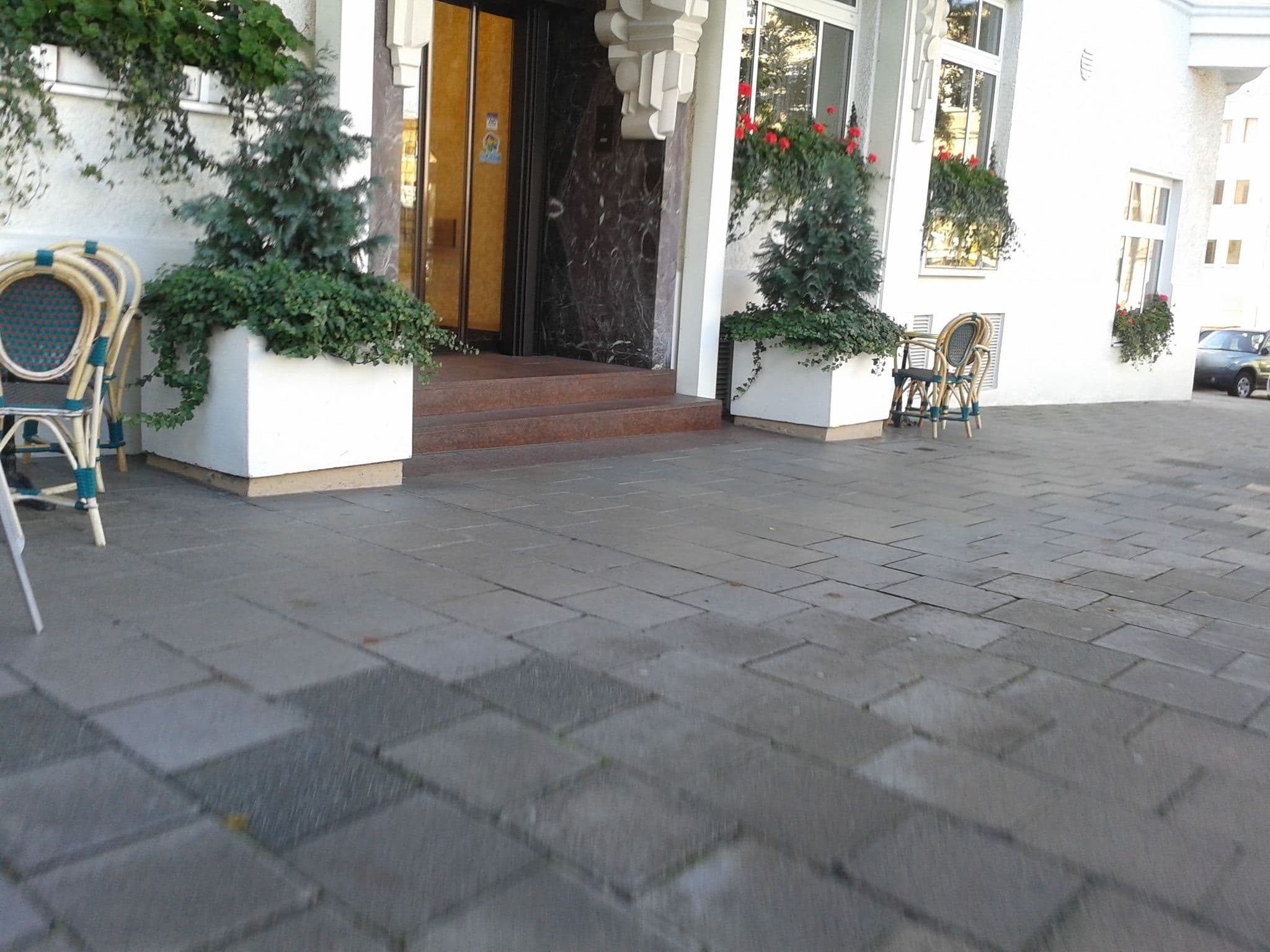 Street view near City Partner Hotel Bayerischer Hof, Bayreuth — © bernd_niemann (CC BY-SA · Mapillary)