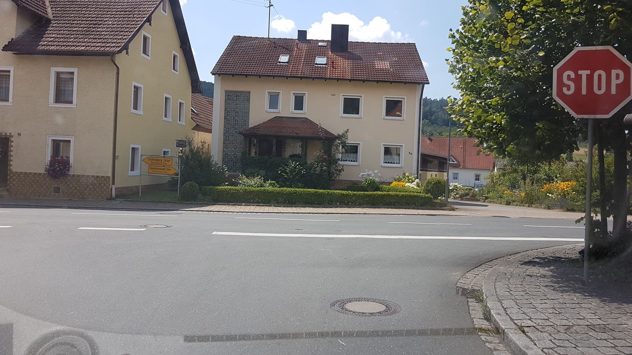 Street view near Gasthof Mühlhäuser, Pretzfeld — © r66 (CC BY-SA · Mapillary)