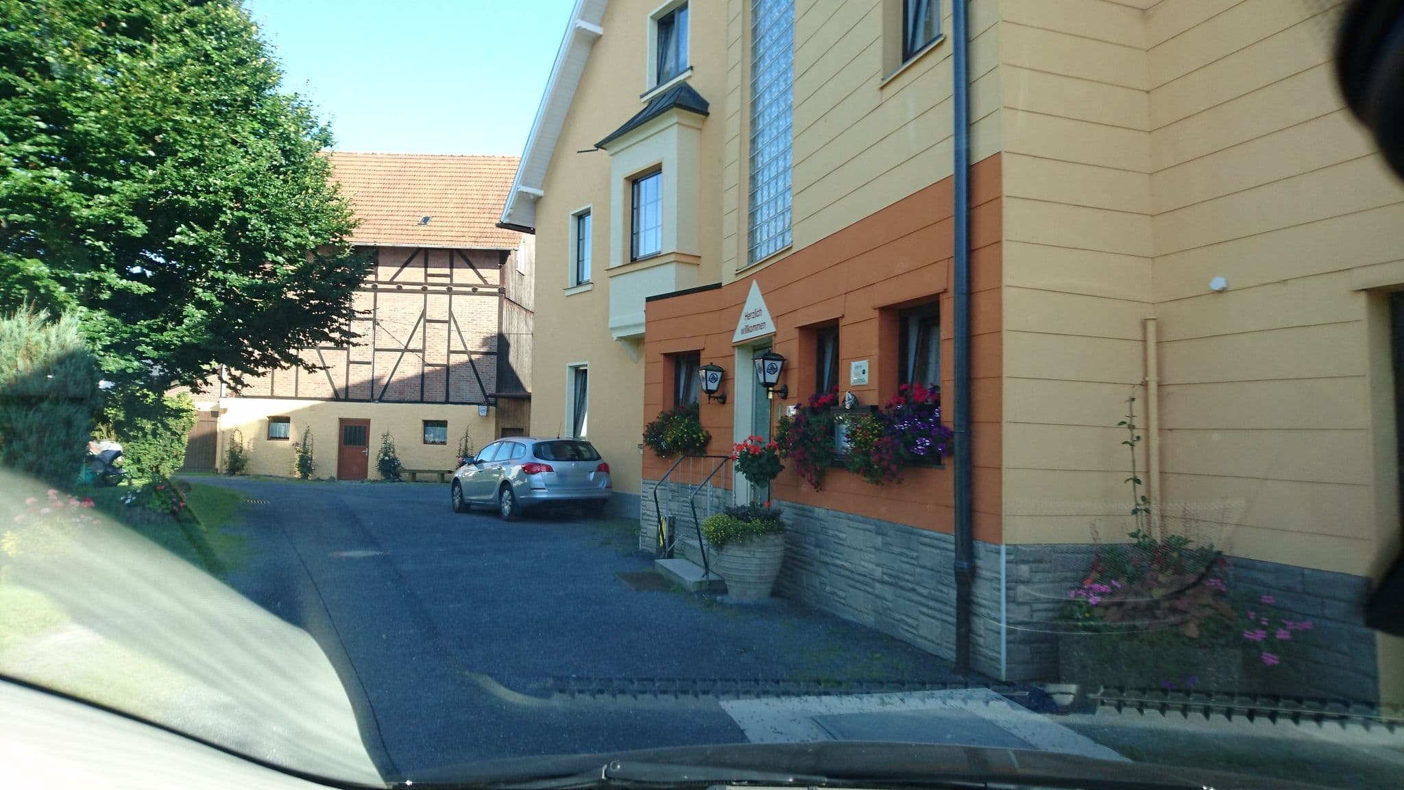 Street view near Landgasthof Zur Mühle, Naila — © hdmn (CC BY-SA · Mapillary)