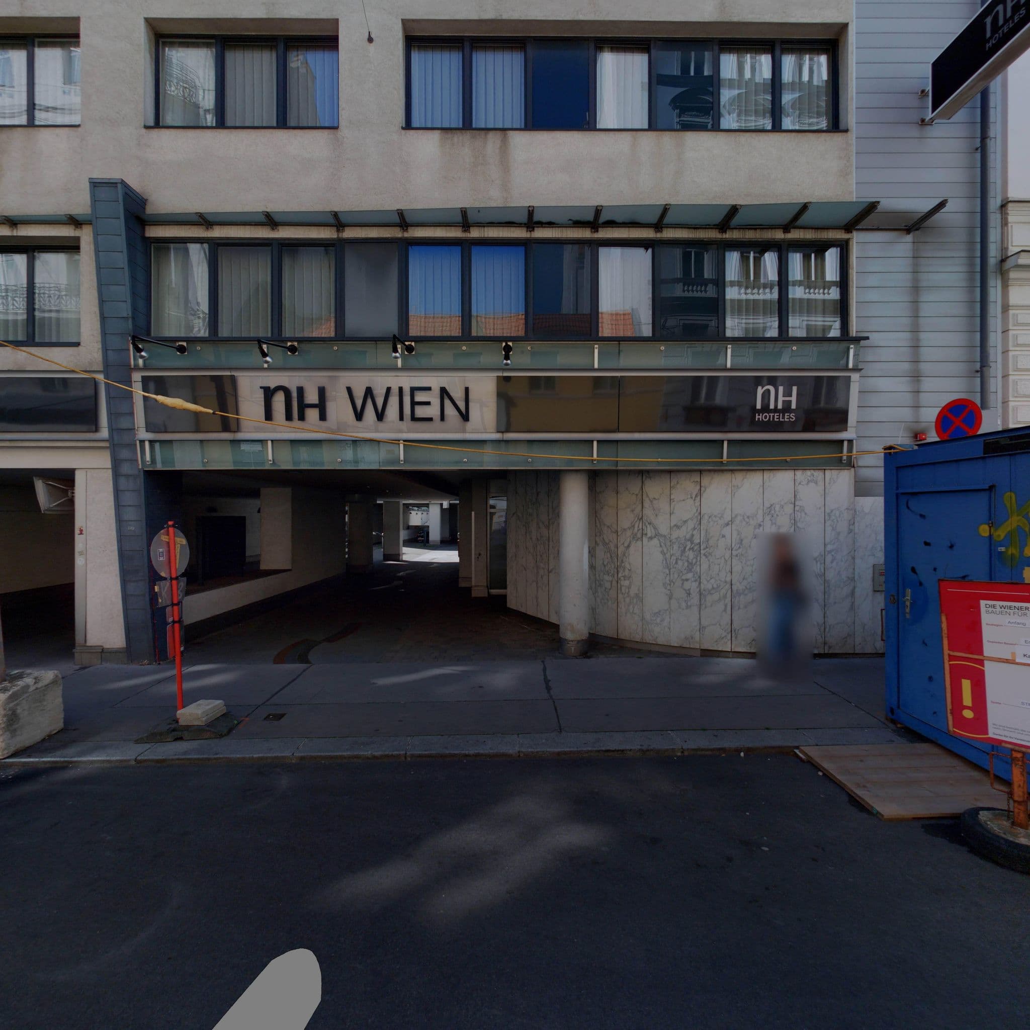 Street view near nh Wien, Neubau — © eliasgander (CC BY-SA · Mapillary)