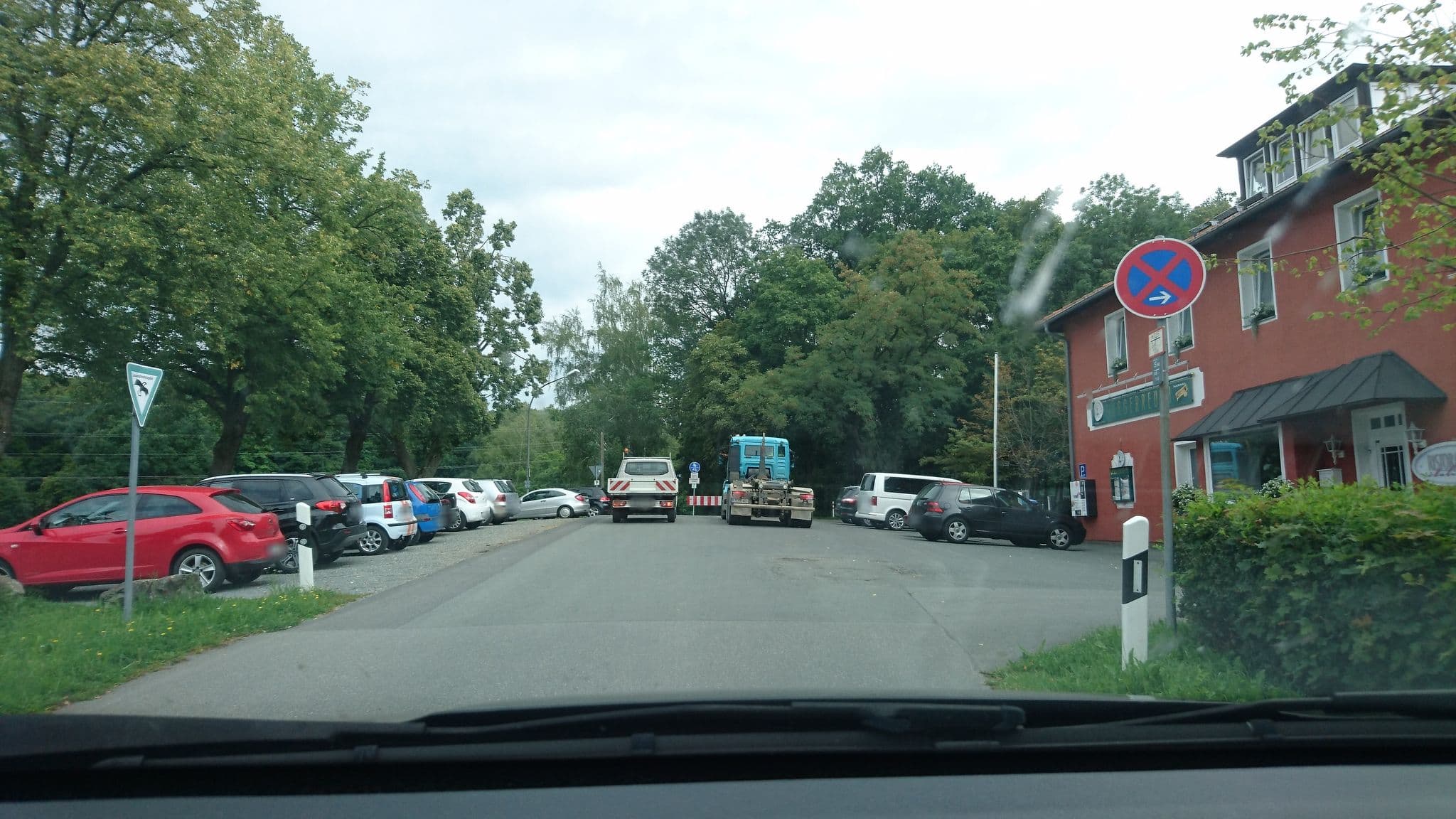 Street view near Ristorante Auf der Bürgerreuth, Bayreuth — © hdmn (CC BY-SA · Mapillary)