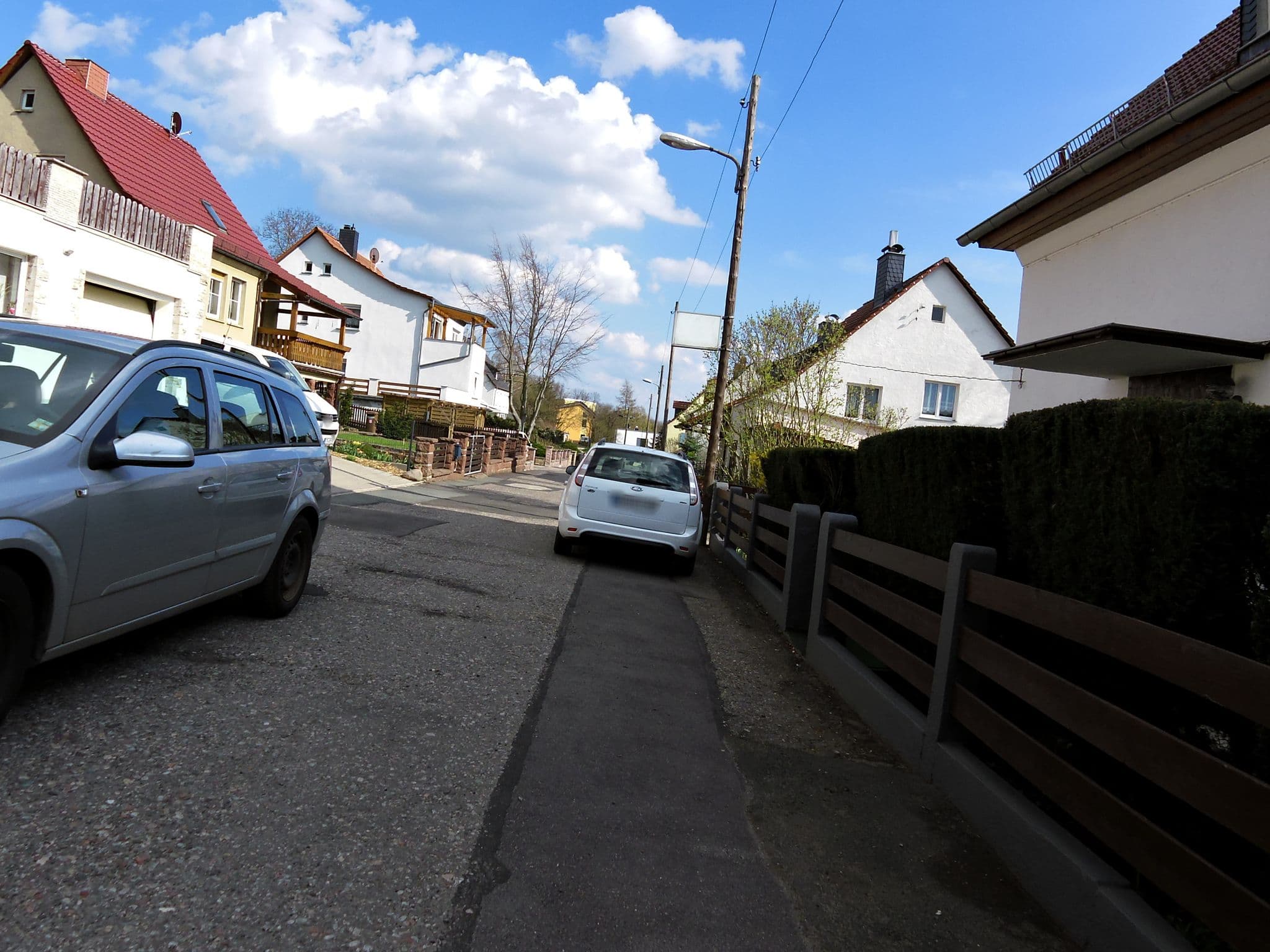 Street view near Jereschinski Mircea, Pension Vera, Gotha — © zoegglmeyr (CC BY-SA · Mapillary)