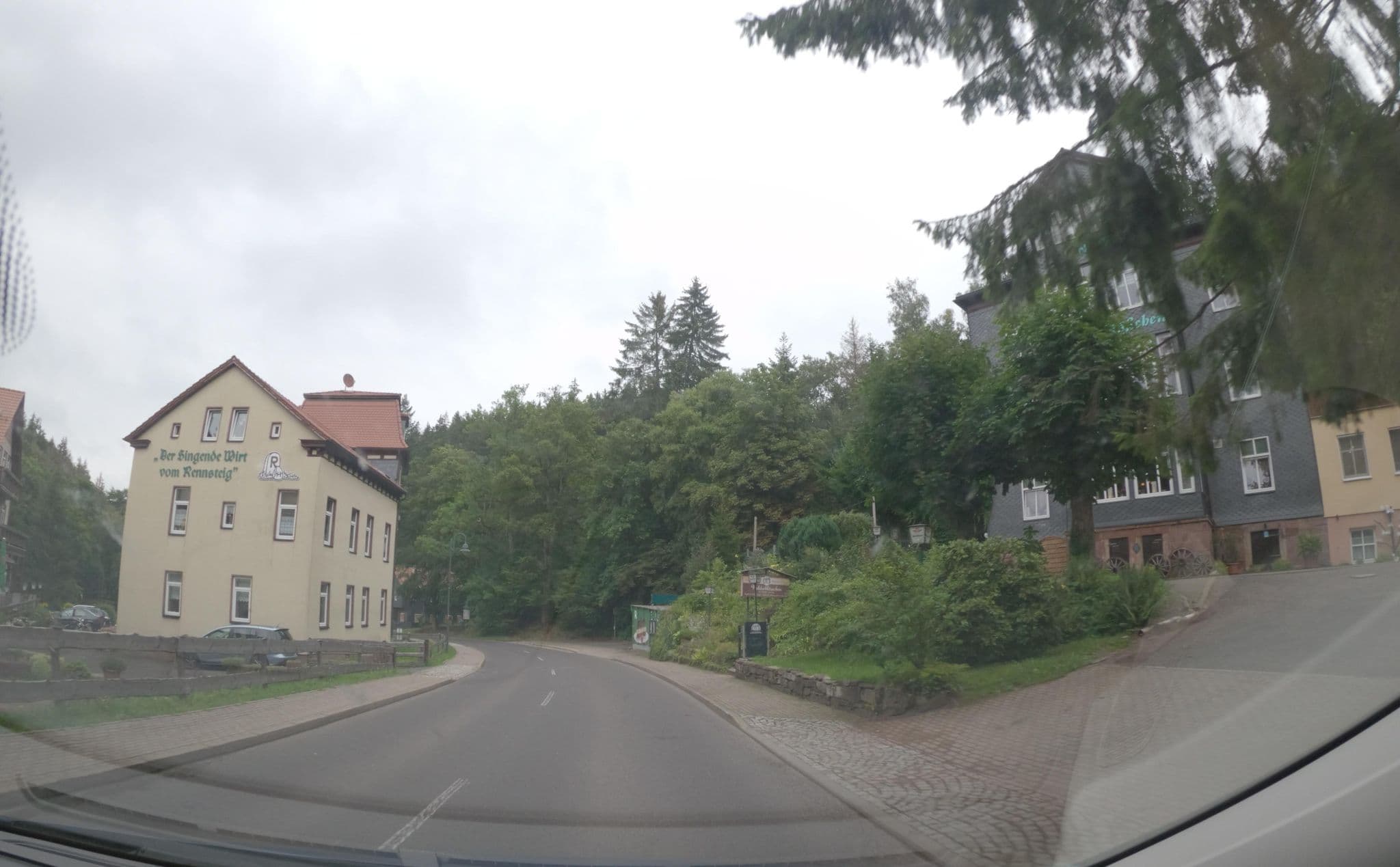 Street view near Hotel-Restaurant Im Grund Inh. Doris Bloch, Friedrichroda — © atze02 (CC BY-SA · Mapillary)