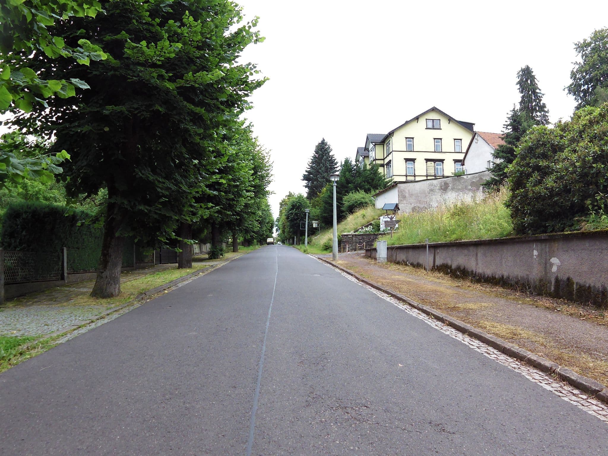 Street view near Pension Haus Ise, Tabarz — © zoegglmeyr (CC BY-SA · Mapillary)