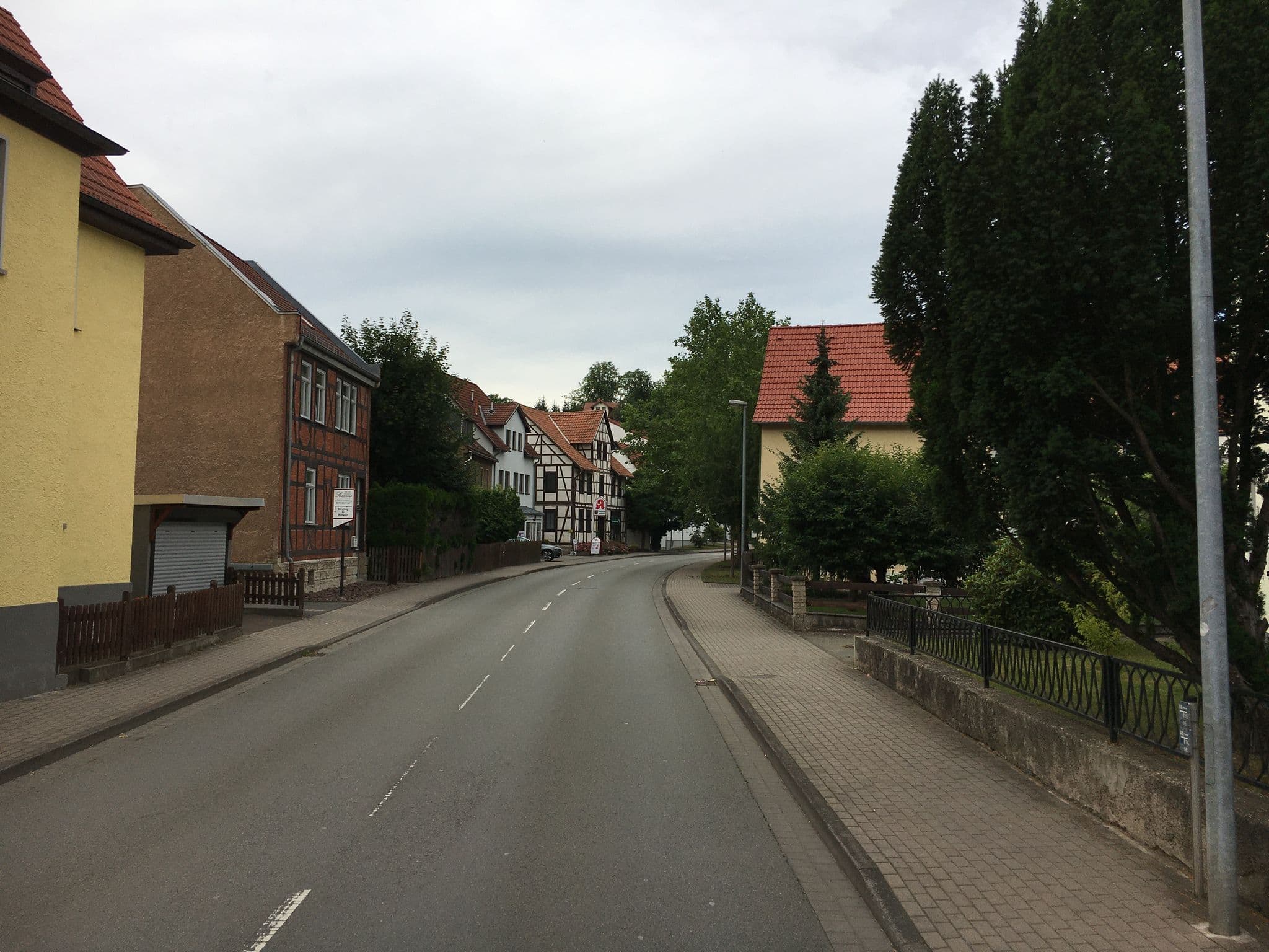 Street view near Pension und Gästehaus Susanne Fam. Witt, Schmalkalden — © bahnpirat (CC BY-SA · Mapillary)
