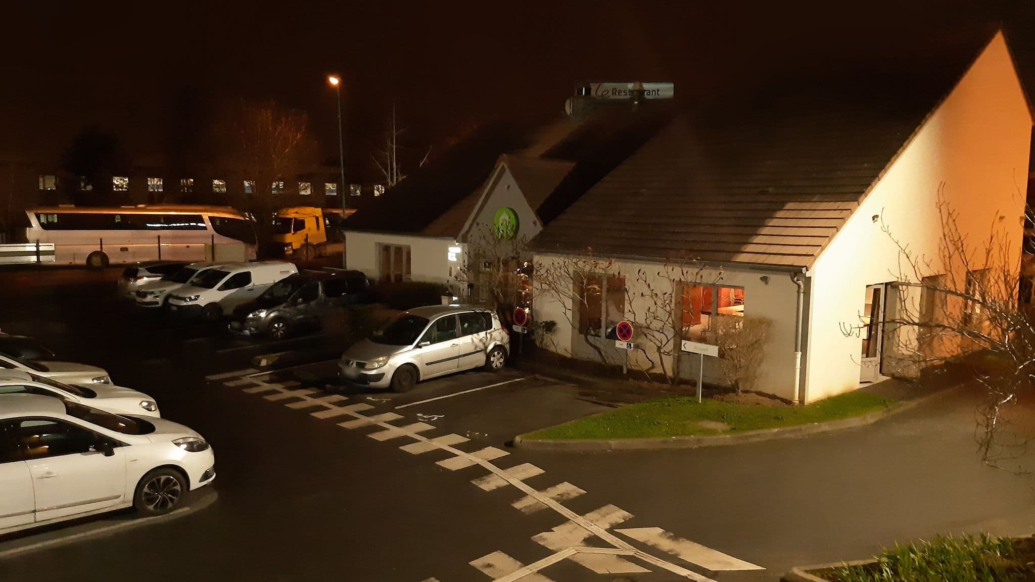 Street view near Campanile Villeneuve St Georges, Choisy-le-Roi — © cyrille37 (CC BY-SA · Mapillary)