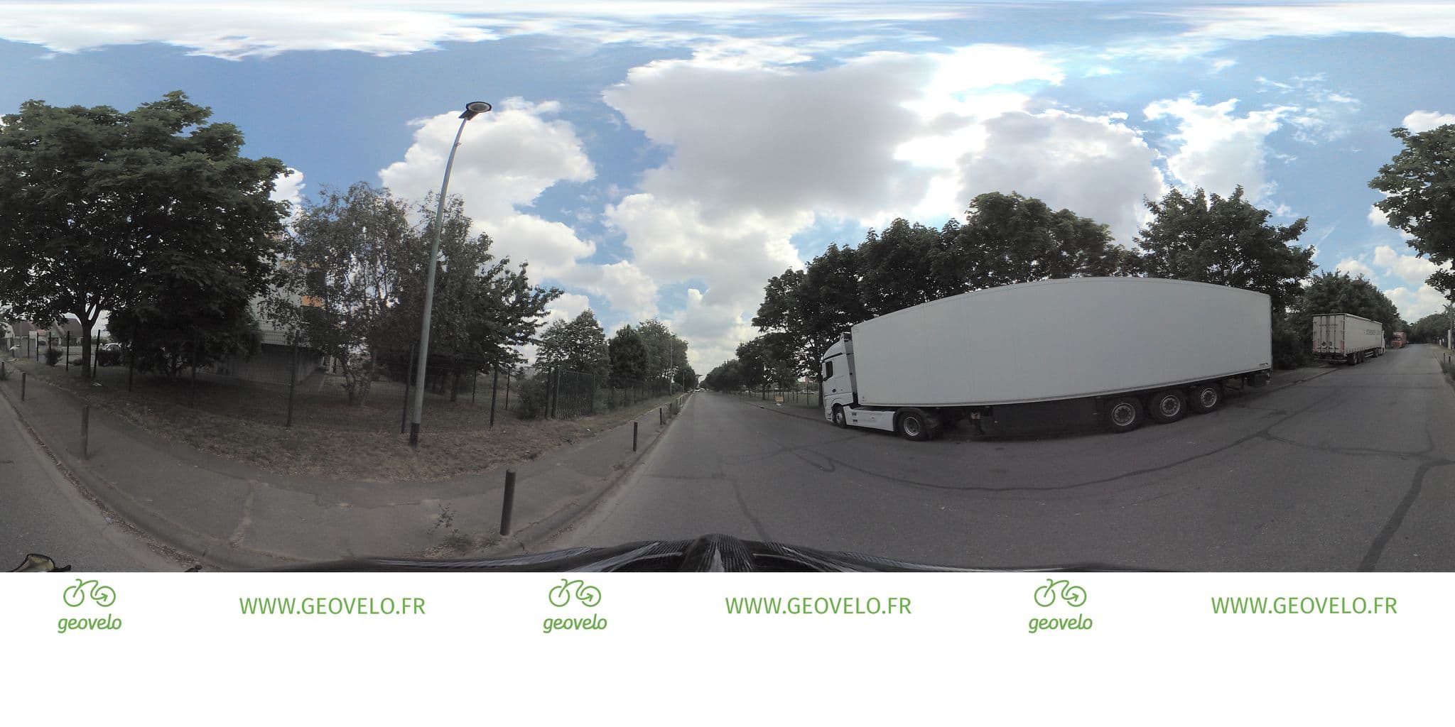 Street view near Première Classe, Choisy-le-Roi — © simon_geovelo (CC BY-SA · Mapillary)