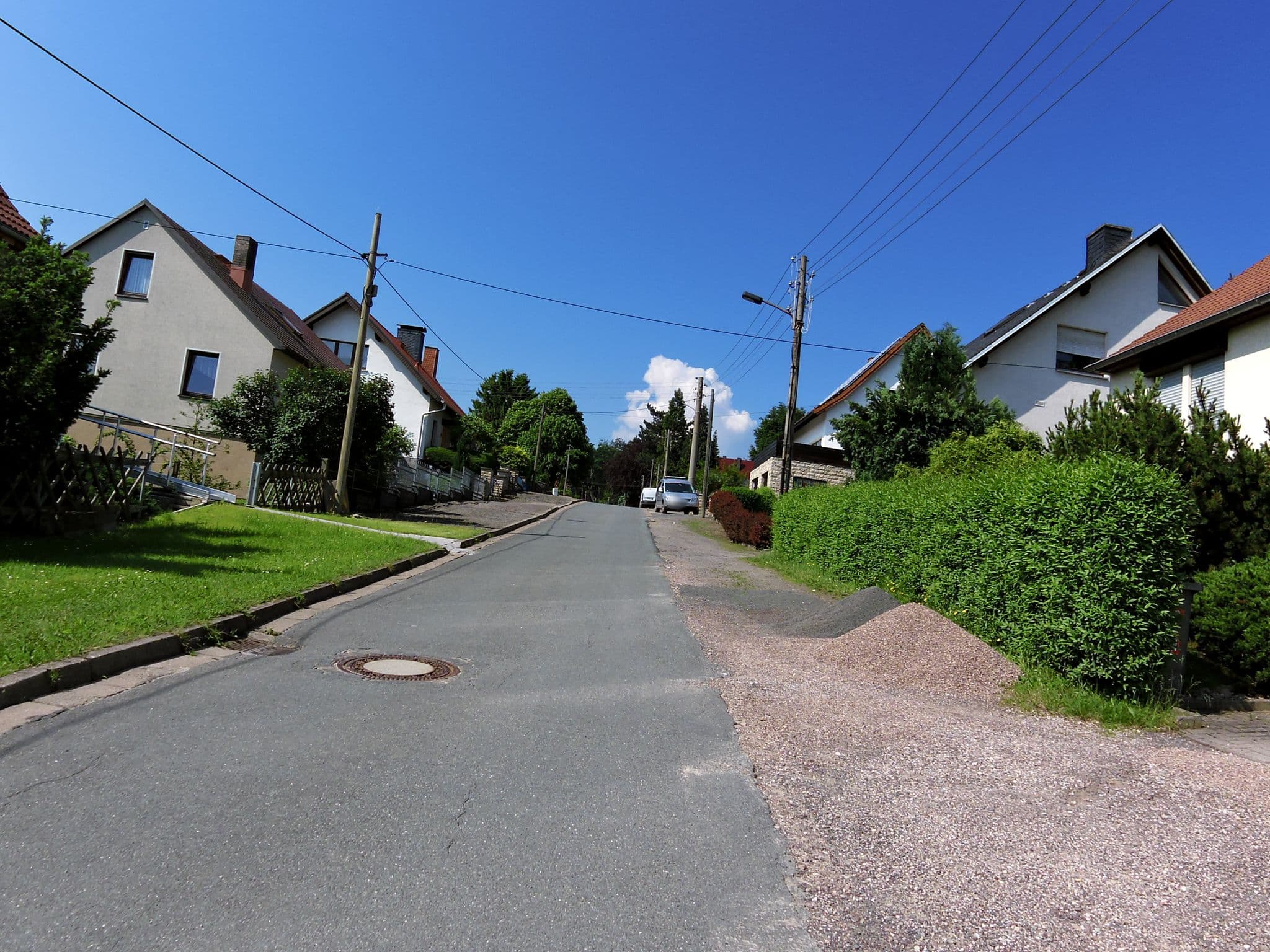 Street view near Gästehaus Waldemar Hennrich, Friedrichroda — © zoegglmeyr (CC BY-SA · Mapillary)