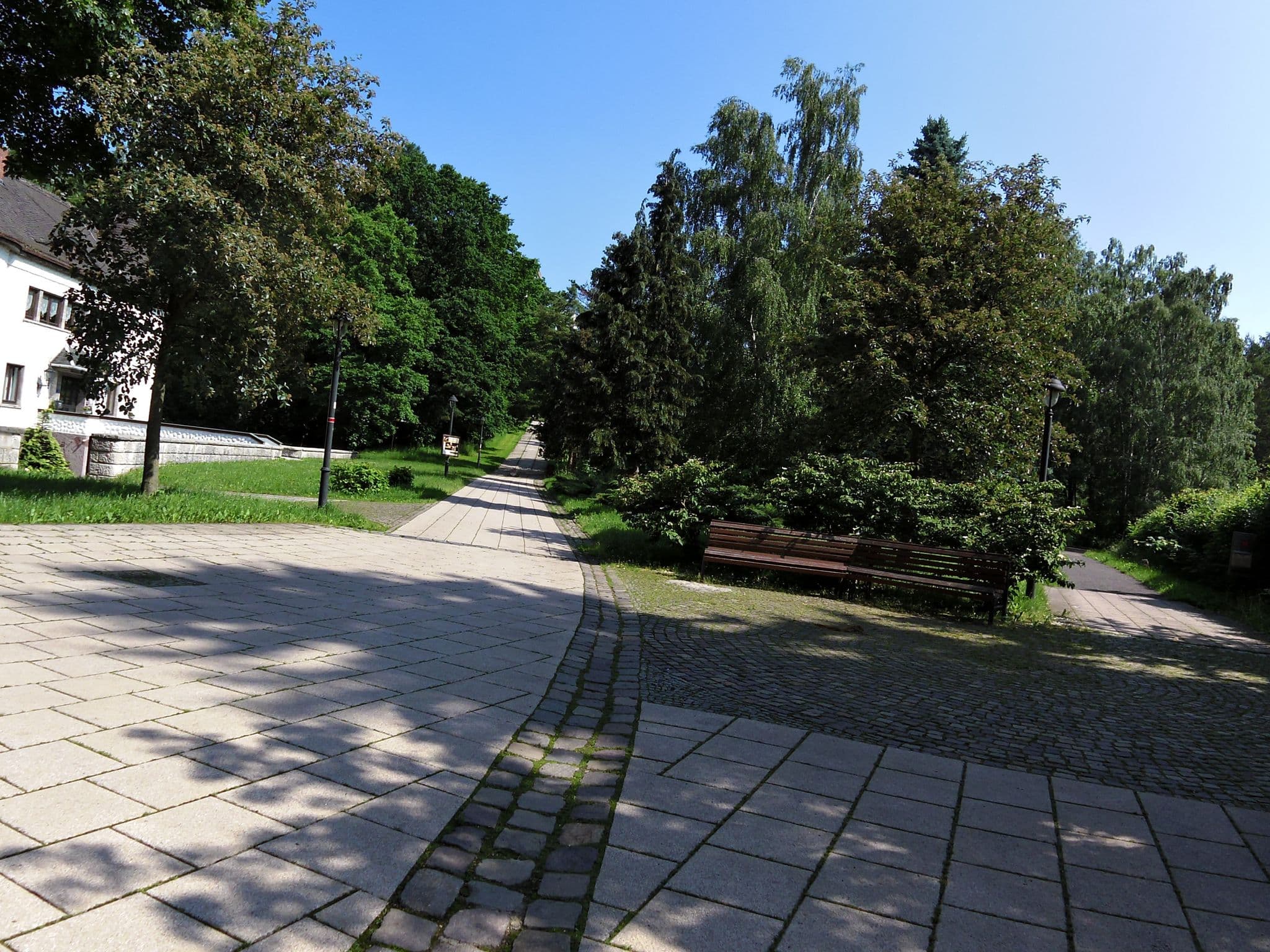 Street view near Villa Liebetrau, Friedrichroda — © zoegglmeyr (CC BY-SA · Mapillary)