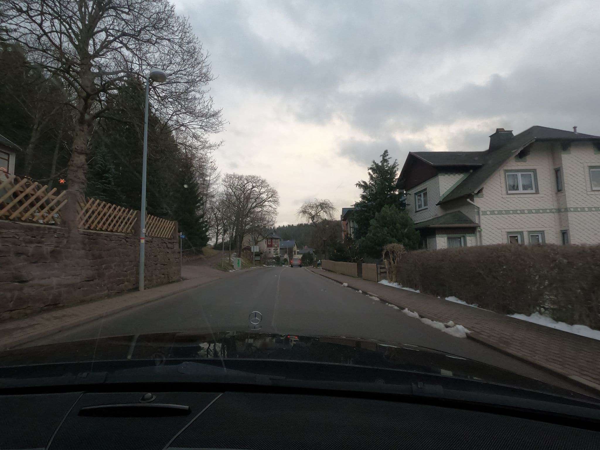 Street view near Hotel Waldfrieden, Finsterbergen — © saschahaberkorn (CC BY-SA · Mapillary)