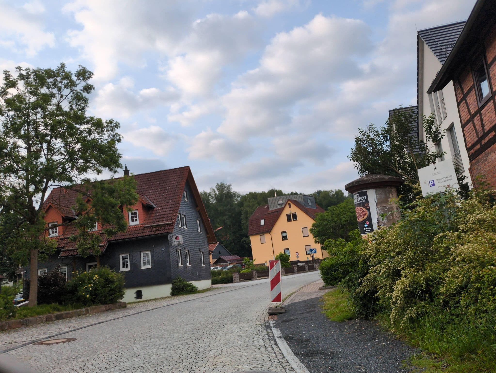 Street view near Zum Goldenen Hirsch, Suhl — © sixsixfive (CC BY-SA · Mapillary)