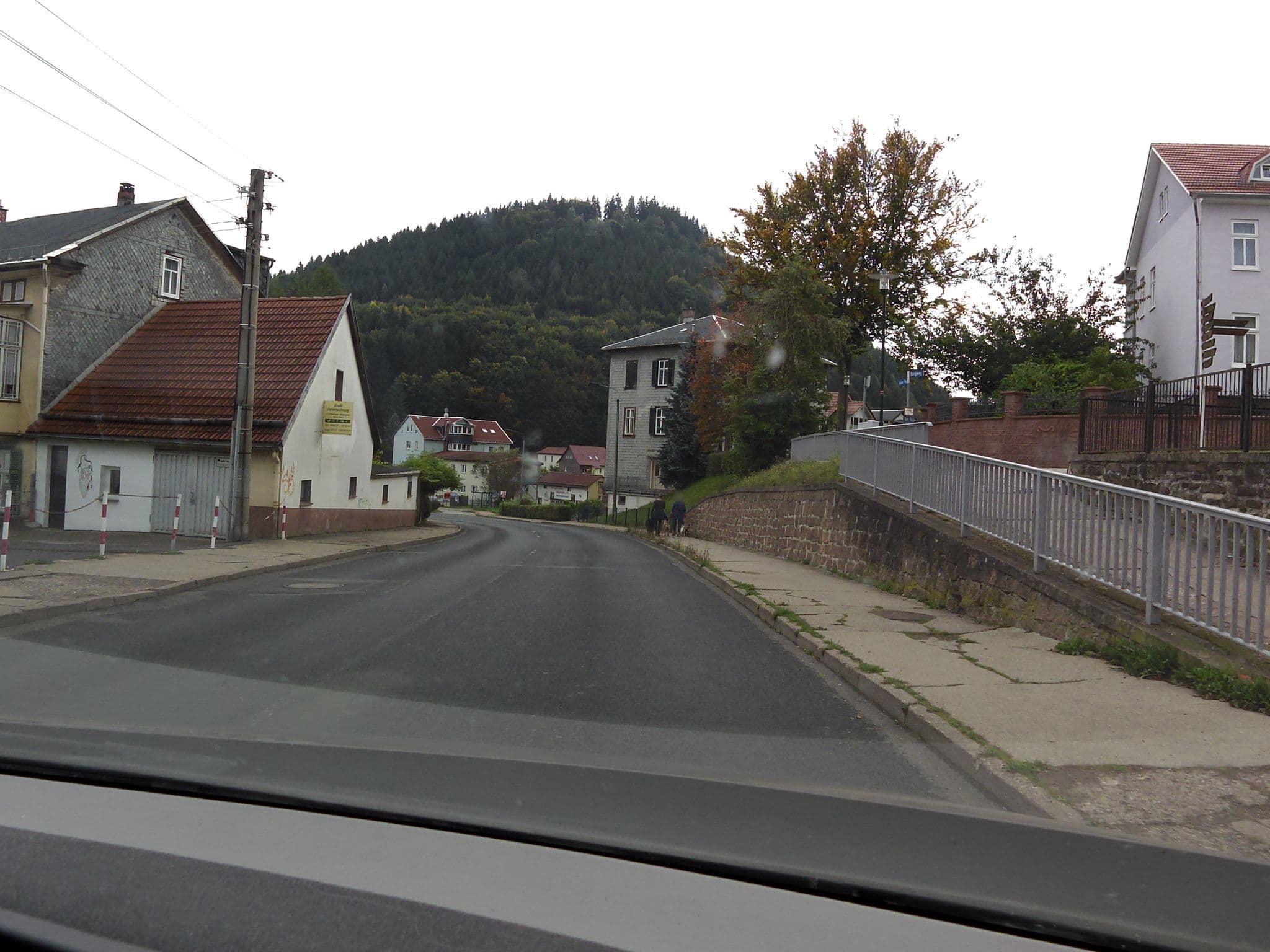 Street view near Hotel Sonnenblick, Friedrichroda — © zoegglmeyr (CC BY-SA · Mapillary)