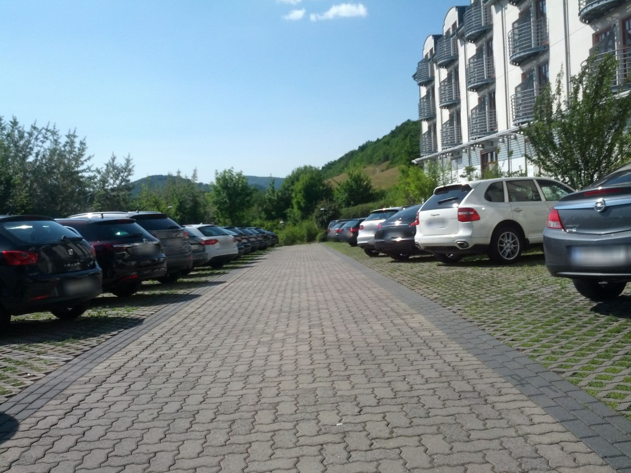Street view near pentahotel Eisenach, HPI Germany Hotelbesitz GmbH Hotel, Krauthausen — © zoegglmeyr (CC BY-SA · Mapillary)