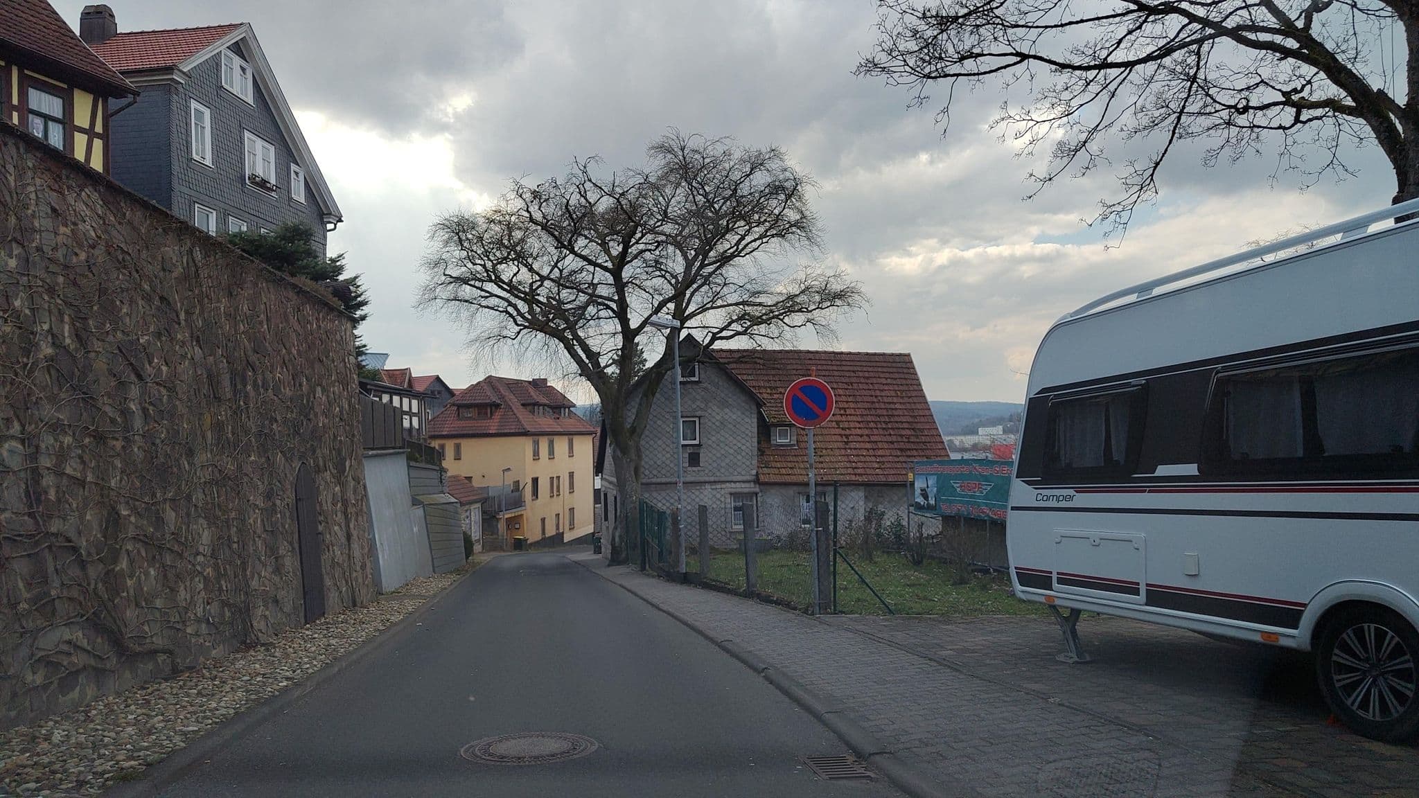 Street view near Röder-Pension Hofmann, Suhl — © sixsixfive (CC BY-SA · Mapillary)