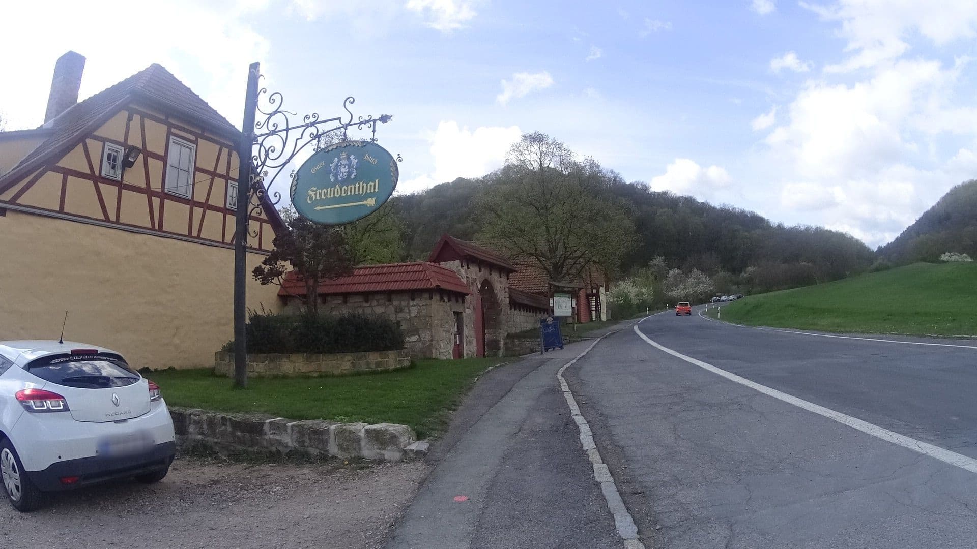 Street view near Restaurant & Pension Freudenthal, Wandersleben — © ramap (CC BY-SA · Mapillary)