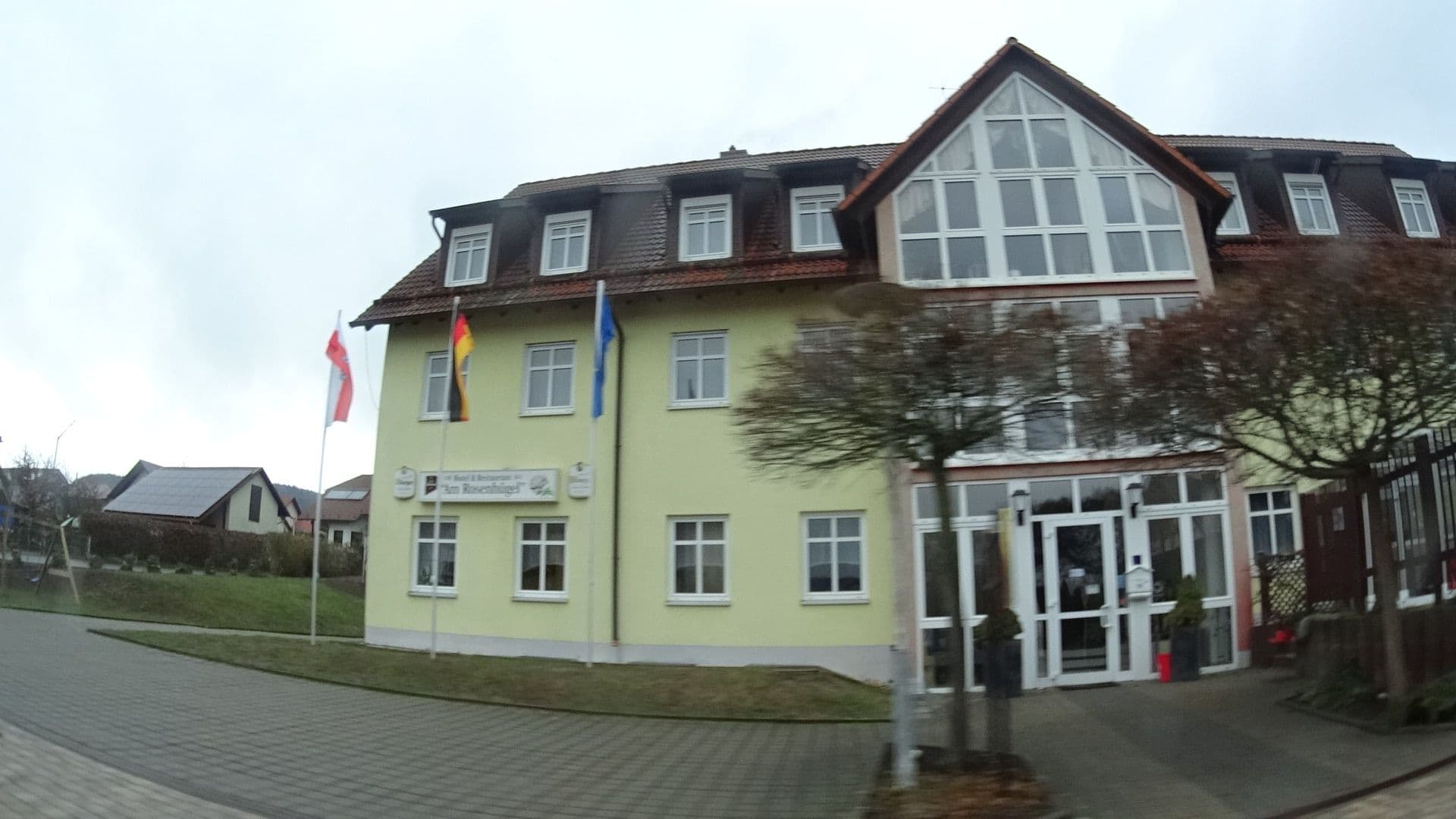 Street view near Hotel & Restaurant "Am Rosenhügel", Jüchsen — © ramap (CC BY-SA · Mapillary)