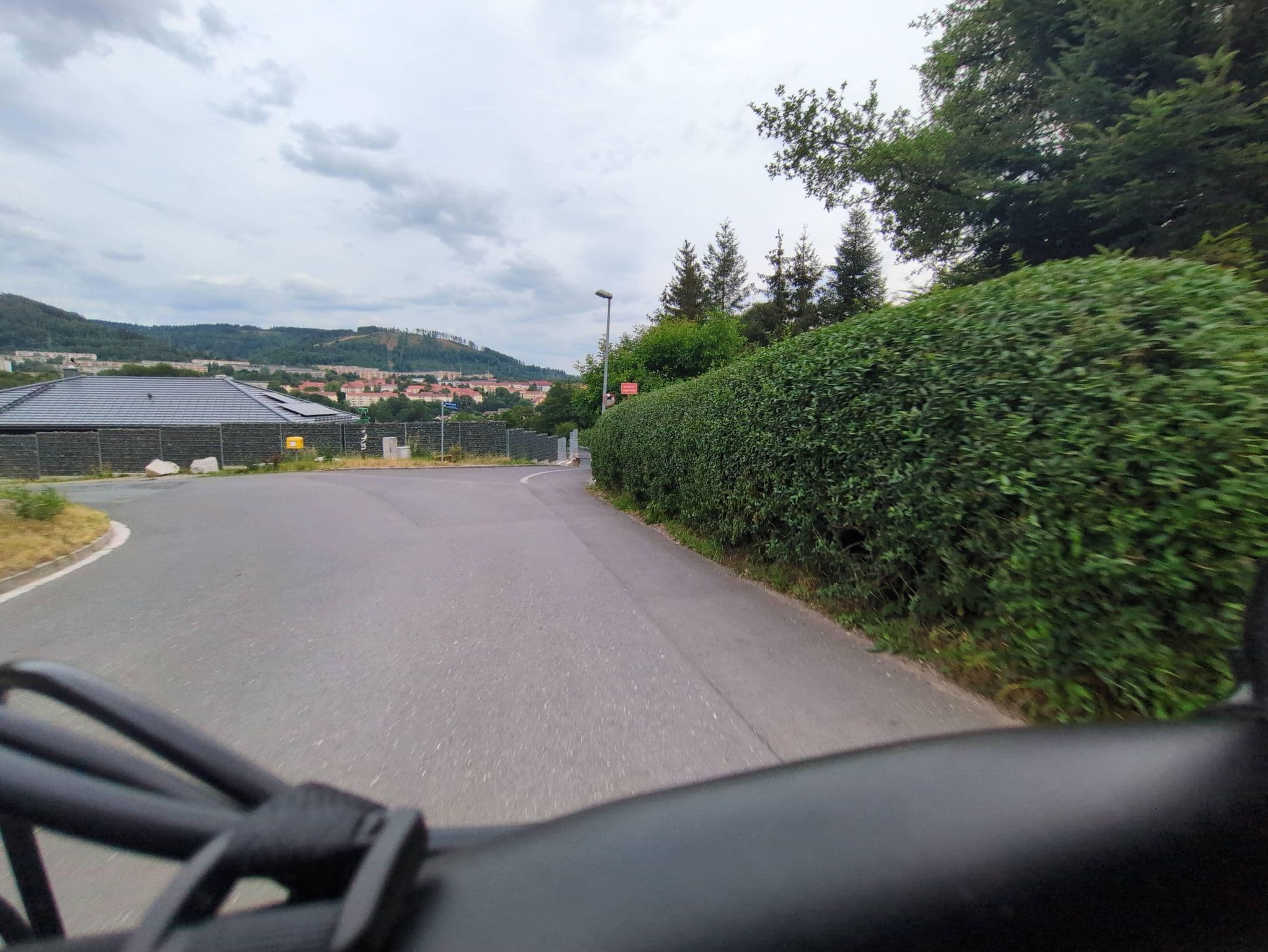 Street view near Ferienwohnung Am Domberg, Suhl — © sixsixfive (CC BY-SA · Mapillary)