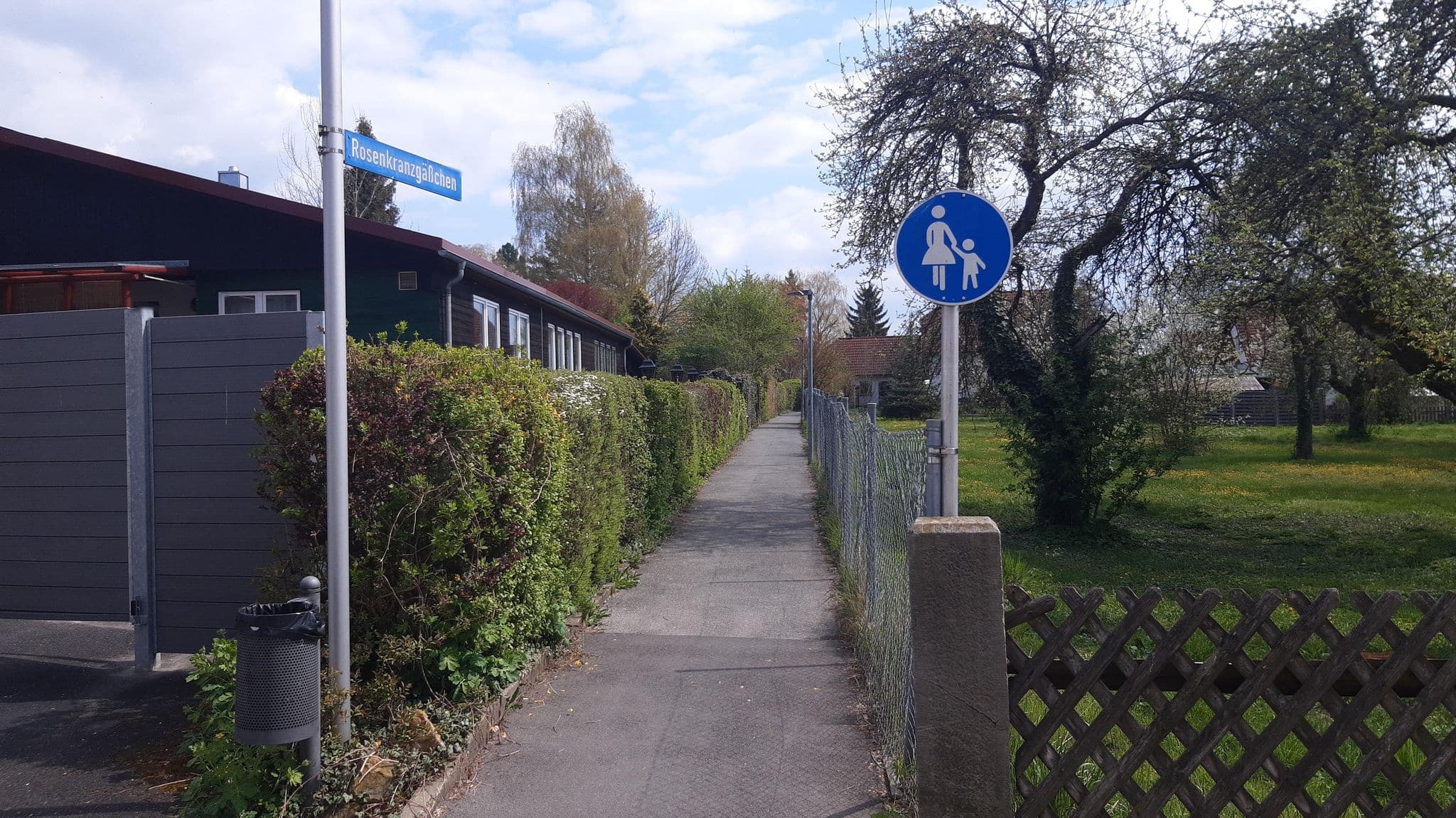 Street view near Hotel Alte Molkerei, Veilsdorf — © haribo (CC BY-SA · Mapillary)