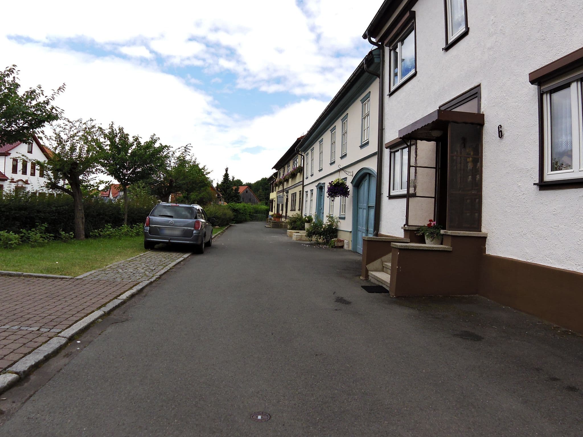 Street view near Pension Haus Cornelia Inh. Cornelia Menzer, Tabarz — © zoegglmeyr (CC BY-SA · Mapillary)