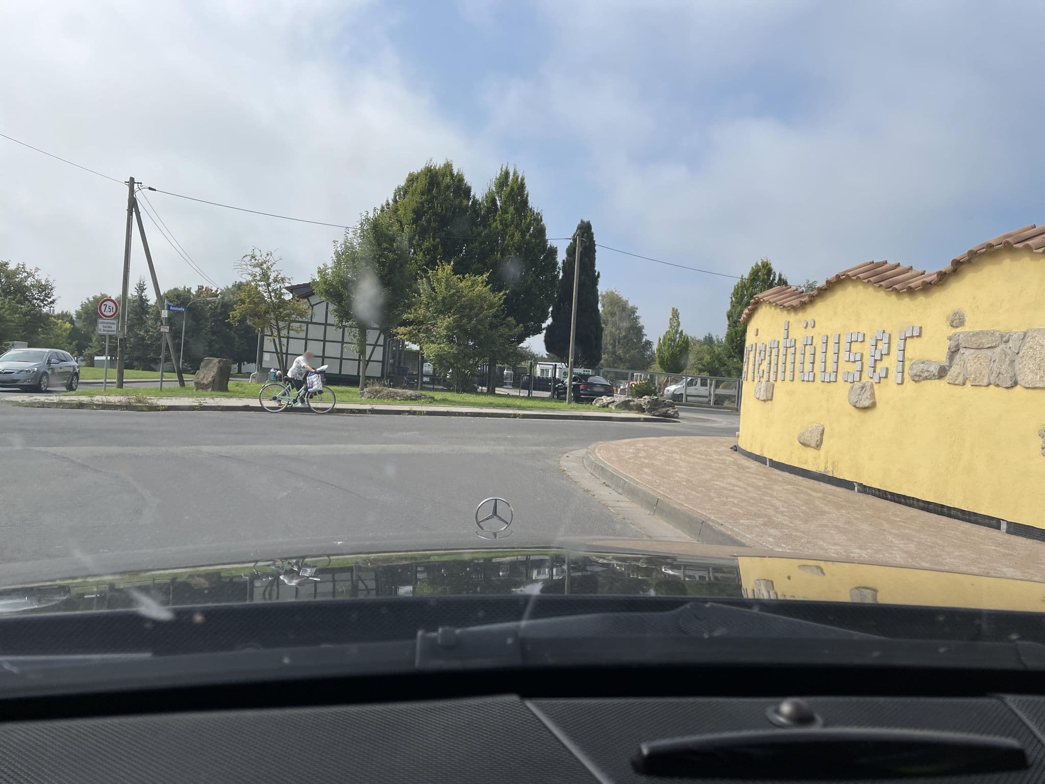 Street view near Haus Grün, Oberdorla — © saschahaberkorn (CC BY-SA · Mapillary)