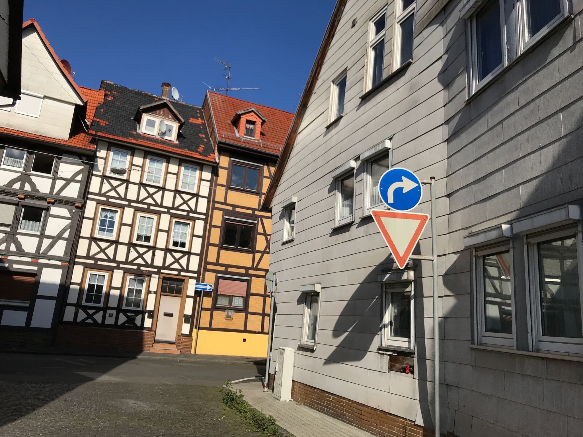 Street view near Konny's Ferienwohnungen, Eschwege — © fuldata (CC BY-SA · Mapillary)