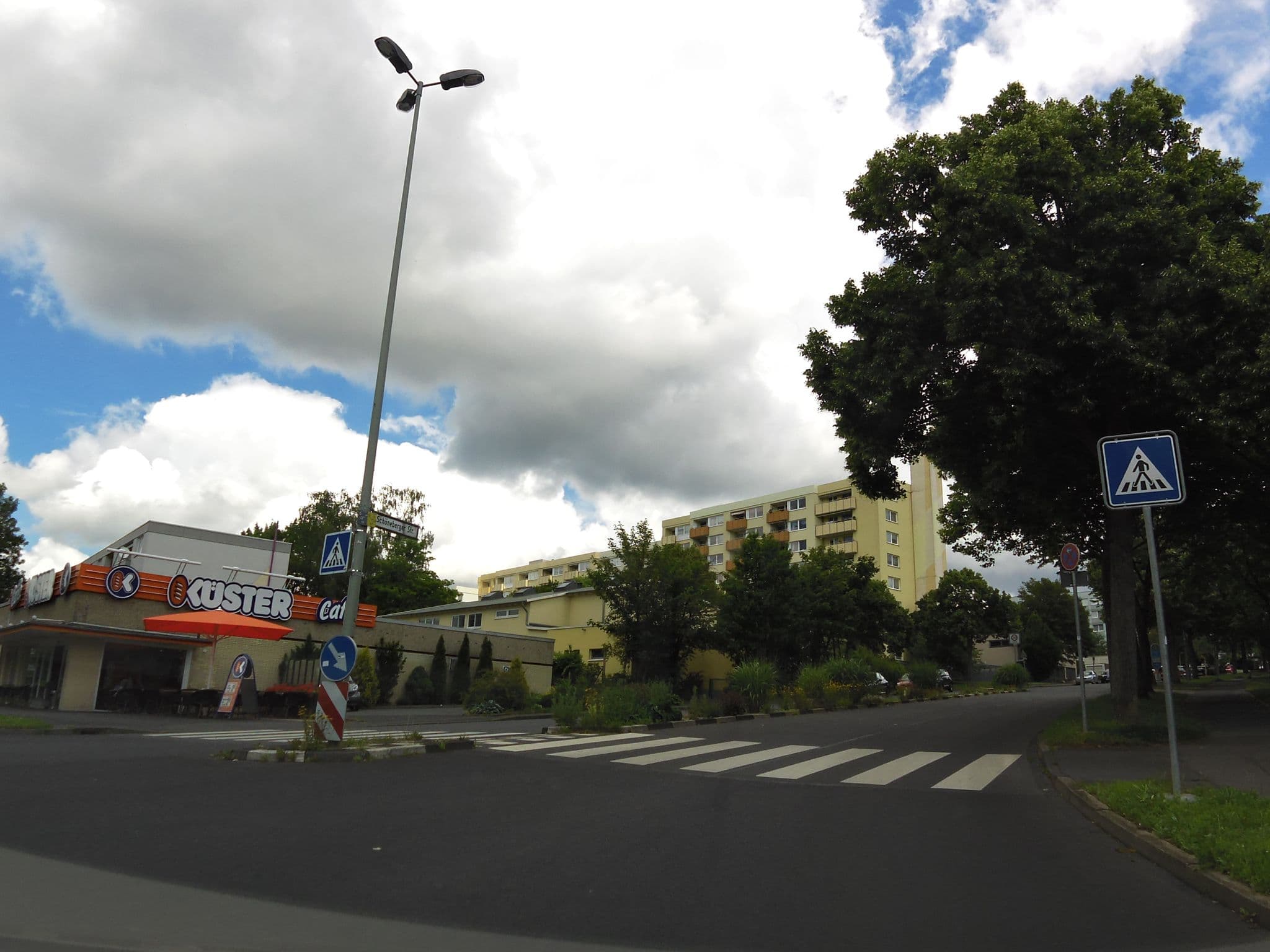 Street view near Stille Irmgard Sekr, Göttingen — © zoegglmeyr (CC BY-SA · Mapillary)