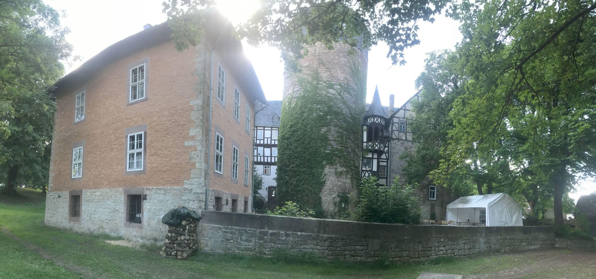 Street view near Pension und Gaststätte Burg Großfurra Junkerschänke, Kleinfurra — © surveyor99 (CC BY-SA · Mapillary)