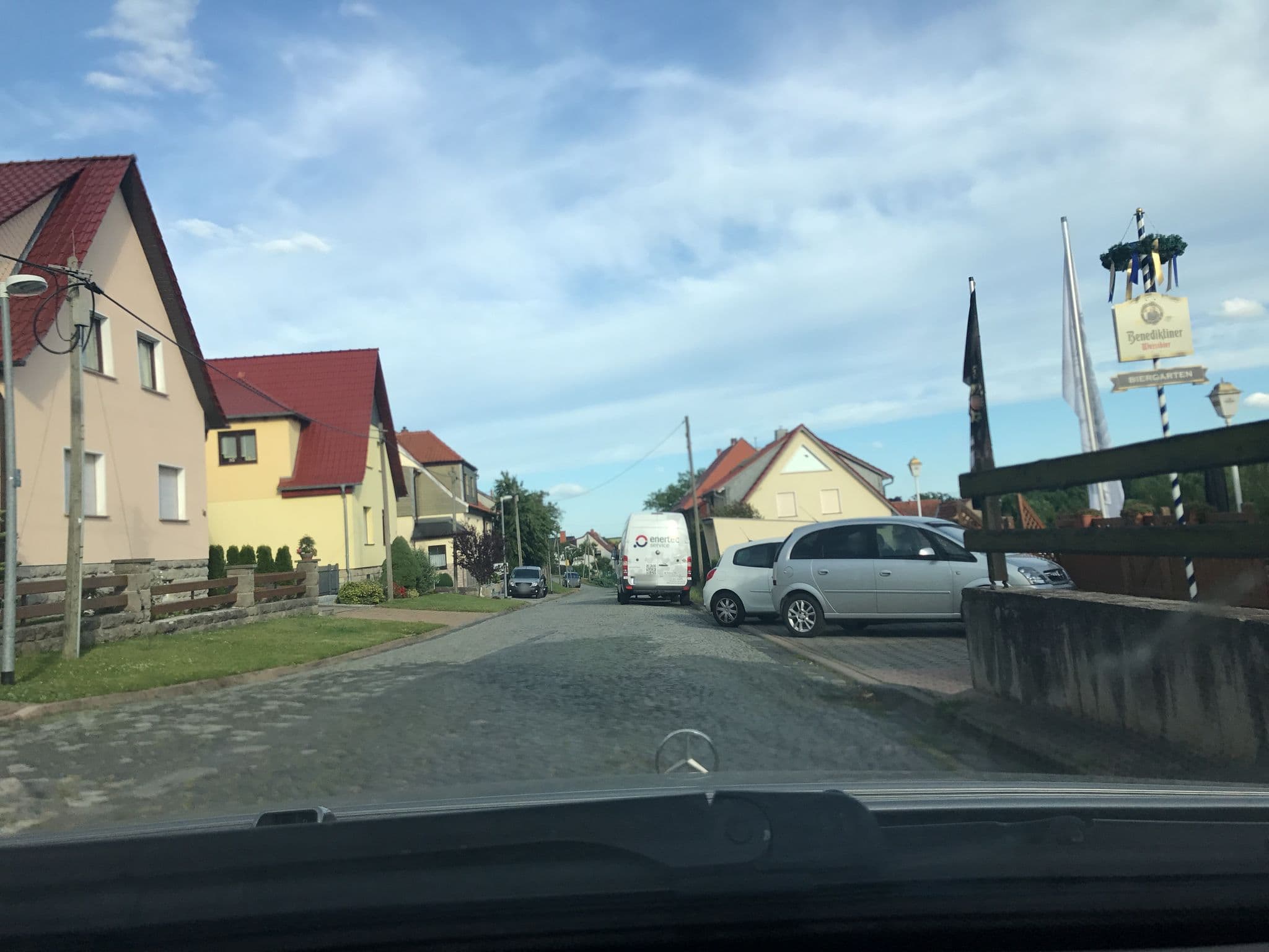 Street view near Landhotel Berggaststätte, Büttstedt — © saschahaberkorn (CC BY-SA · Mapillary)