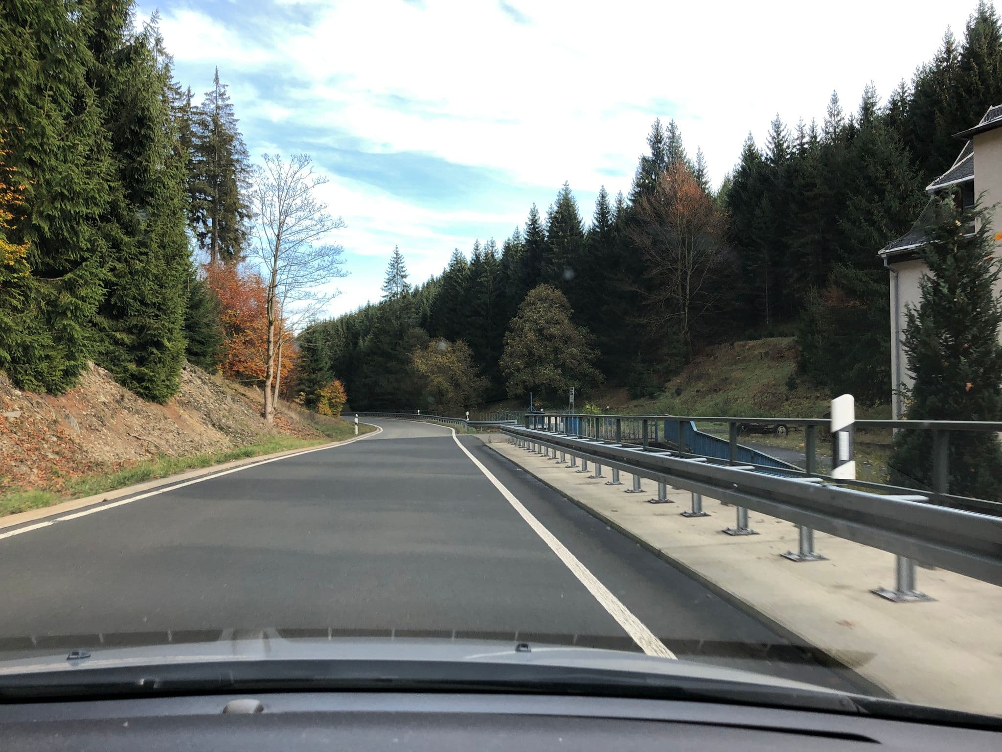 Street view near Zur Massermühle, Masserberg — © bejotel (CC BY-SA · Mapillary)