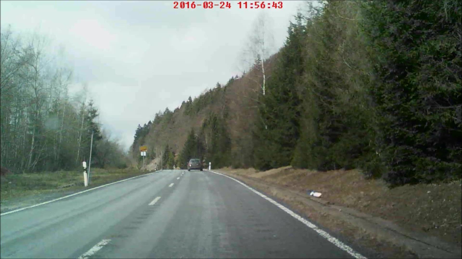 Street view near gold & mineralien zauberwelt, Steinheid — © sennewald63 (CC BY-SA · Mapillary)
