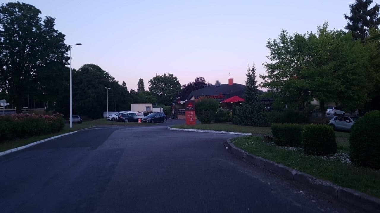 Street view near Ibis, Senlis — © changchun1 (CC BY-SA · Mapillary)
