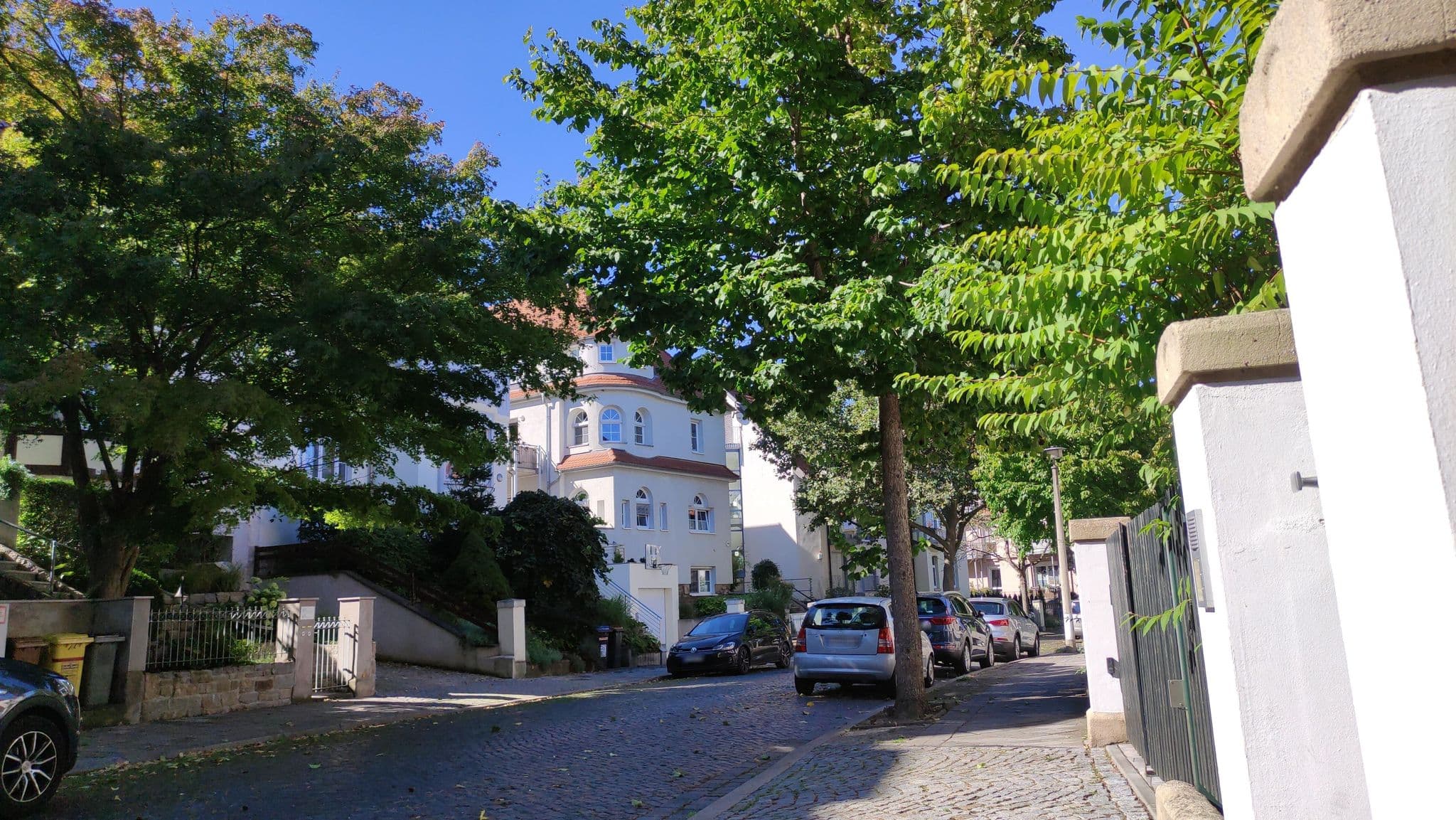 Street view near Stadtvilla Süd, Erfurt — © msdess (CC BY-SA · Mapillary)