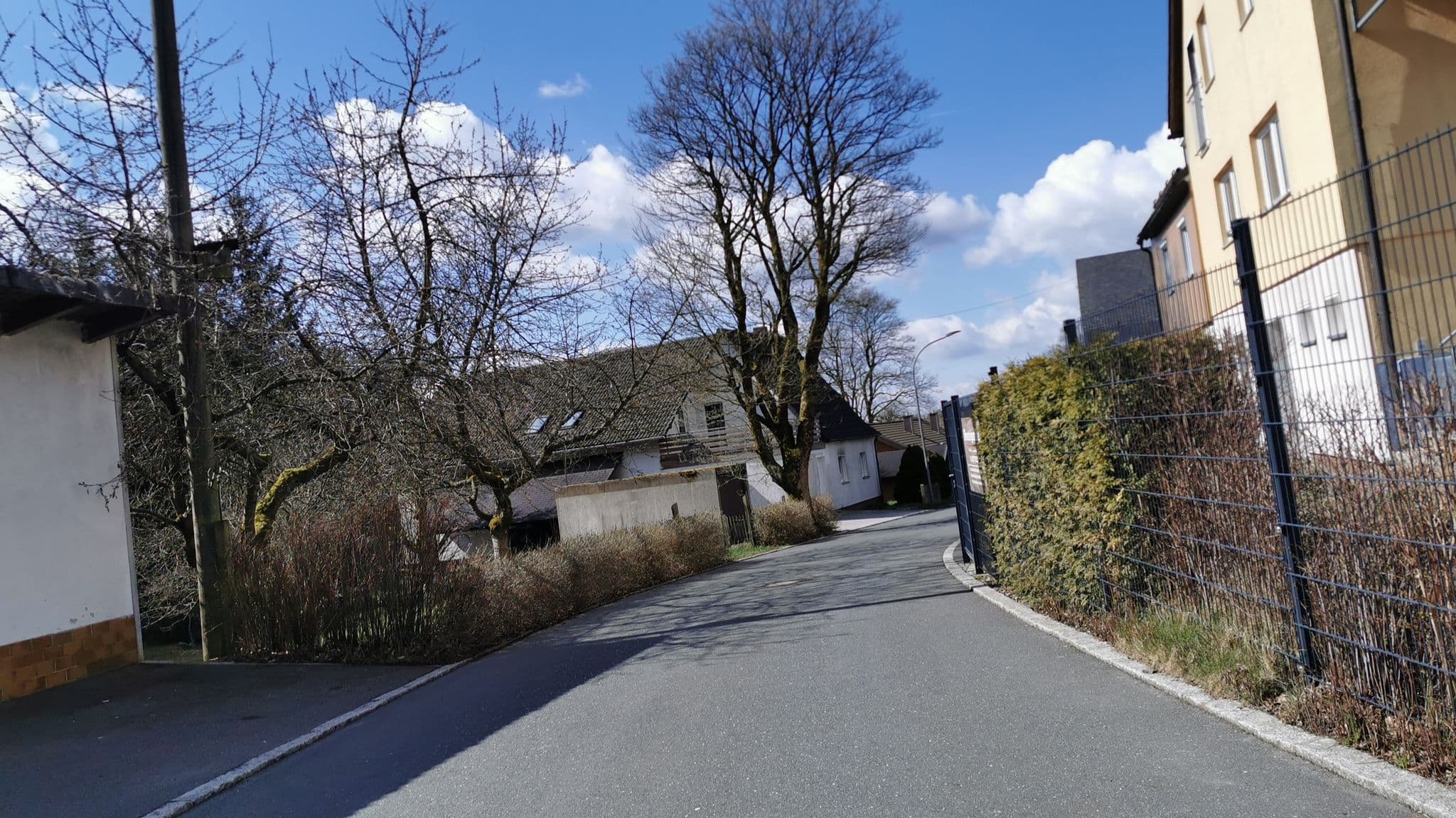 Street view near Rennsteigscheune & Frankenappartements, Teuschnitz — © lehestener (CC BY-SA · Mapillary)