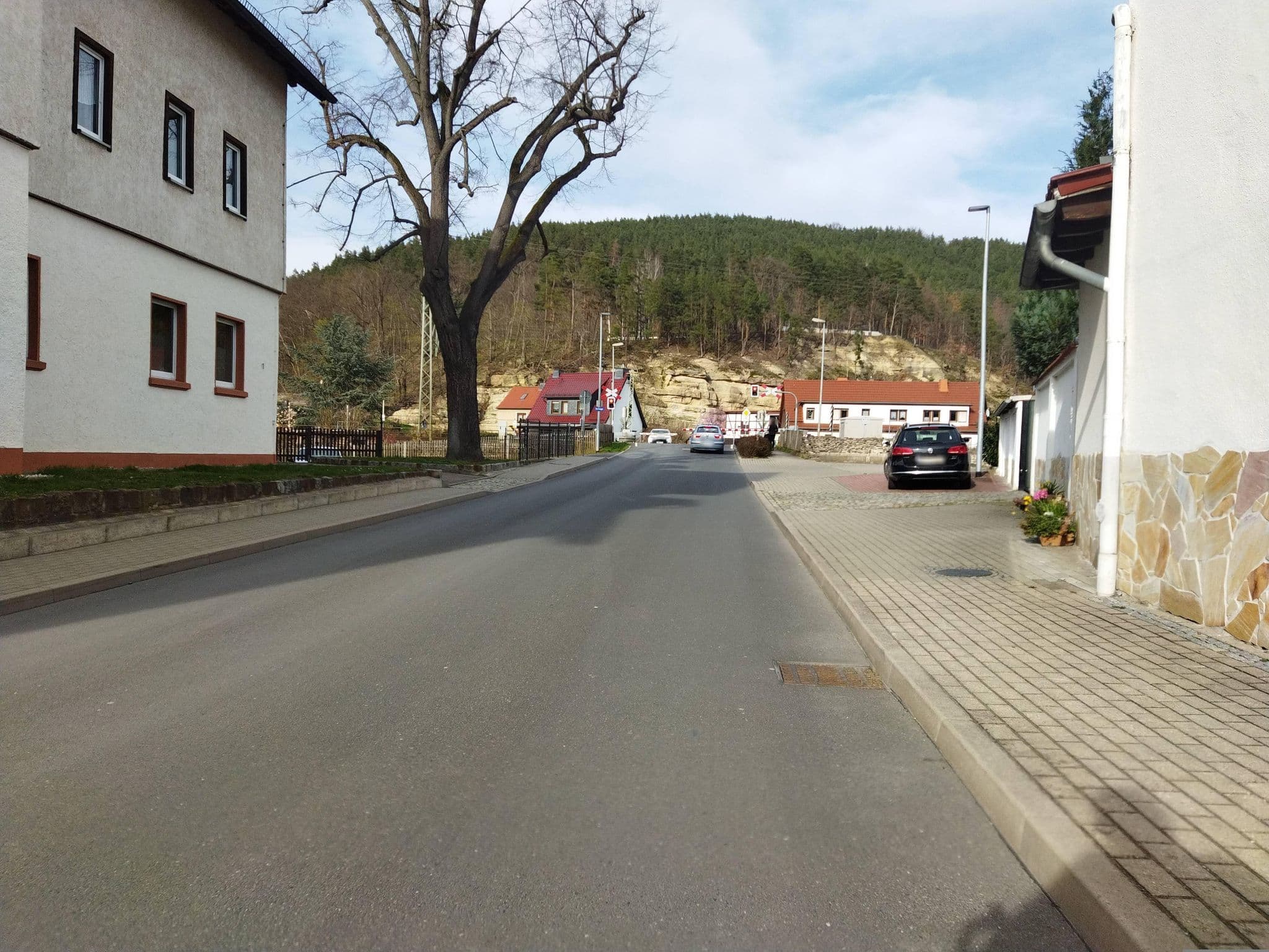 Street view near Hotel am Saaleufer, Saalfeld — © changchun1 (CC BY-SA · Mapillary)