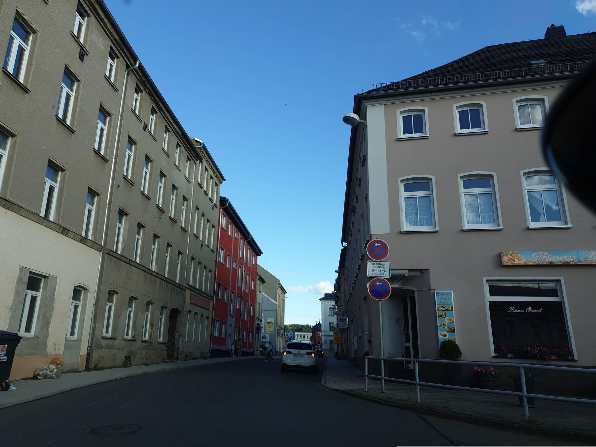 Street view near Zu Den Drei Schwänen, Schleiz — © canislupus (CC BY-SA · Mapillary)