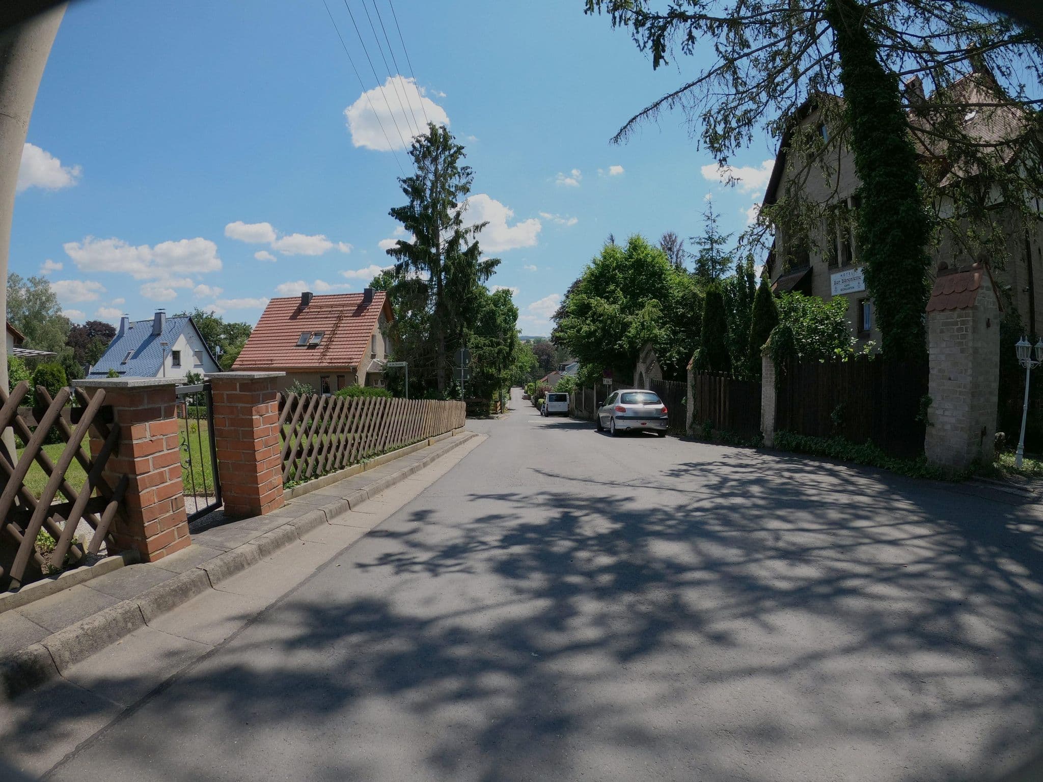 Street view near Hotel Zur Bärenleite, Pößneck — © 741852963 (CC BY-SA · Mapillary)