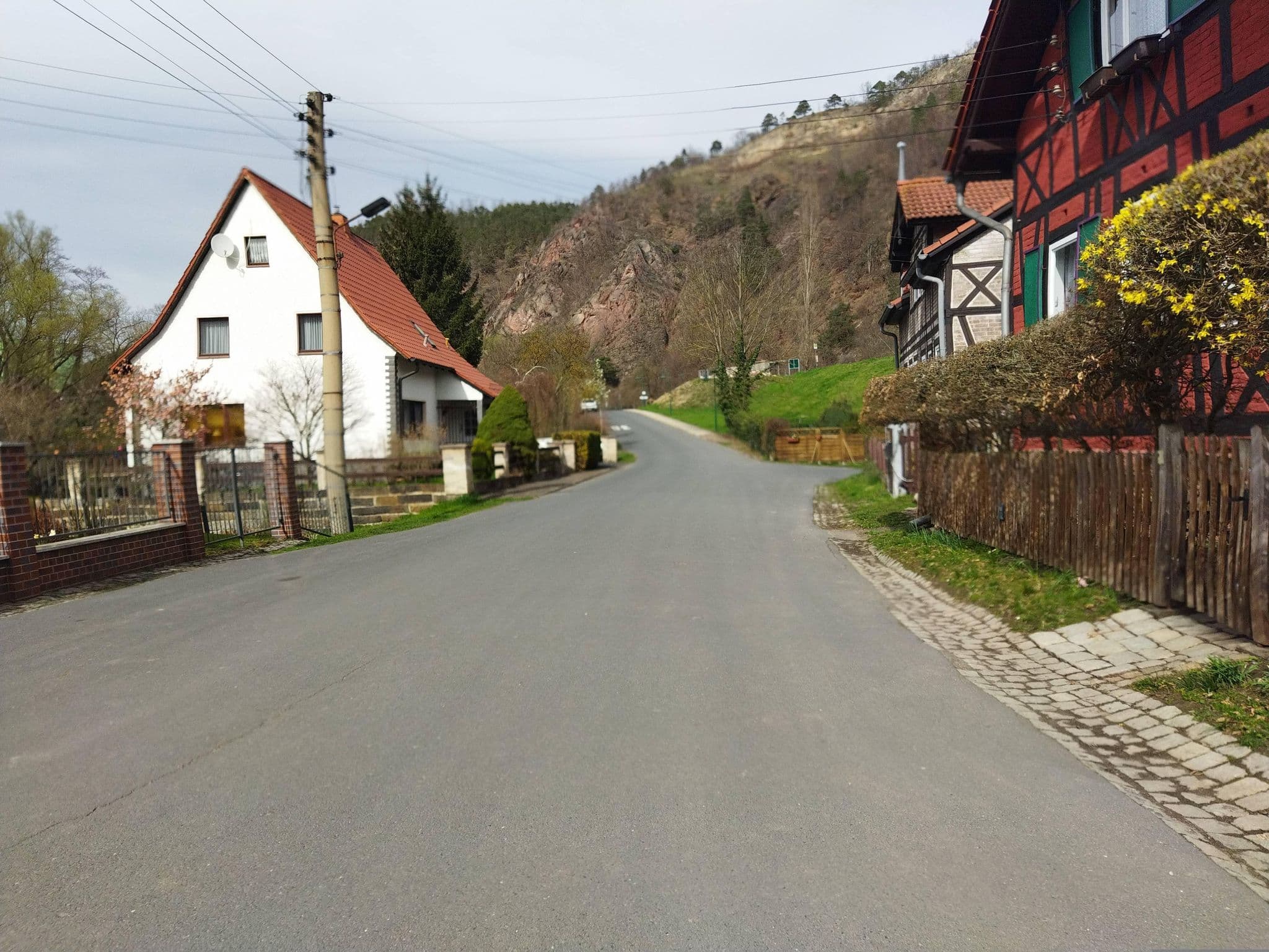 Street view near Hotel - Restaurant - Ferienwohnung "Bohlenblick", Saalfeld — © changchun1 (CC BY-SA · Mapillary)
