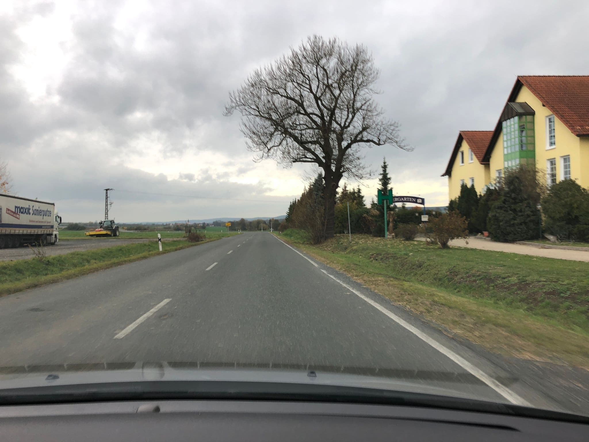 Street view near Hotel & Restaurant Wutzler, Triptis — © bejotel (CC BY-SA · Mapillary)
