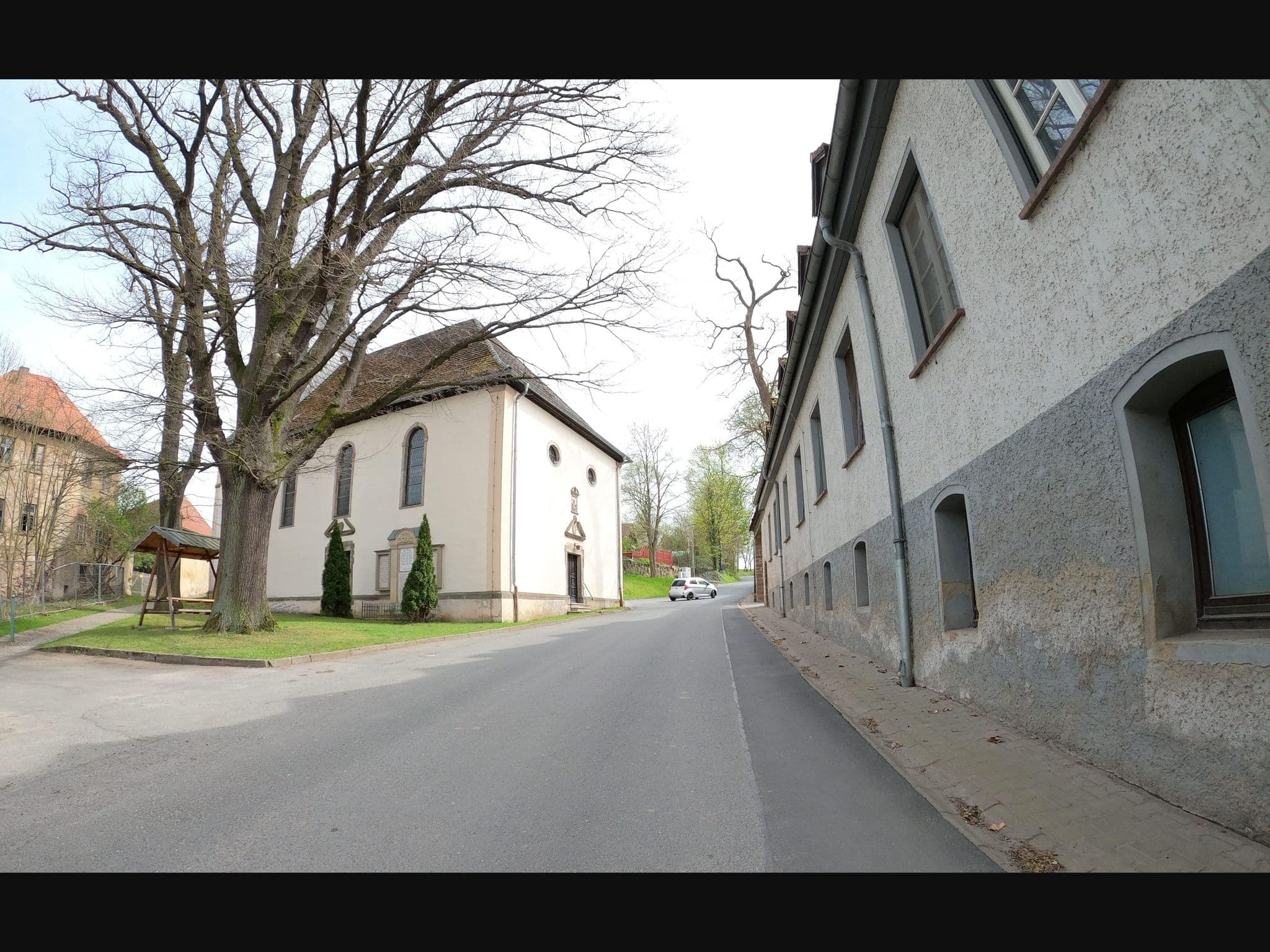 Street view near Hotel Rittergut Lausnitz UG, Oppurg — © 741852963 (CC BY-SA · Mapillary)