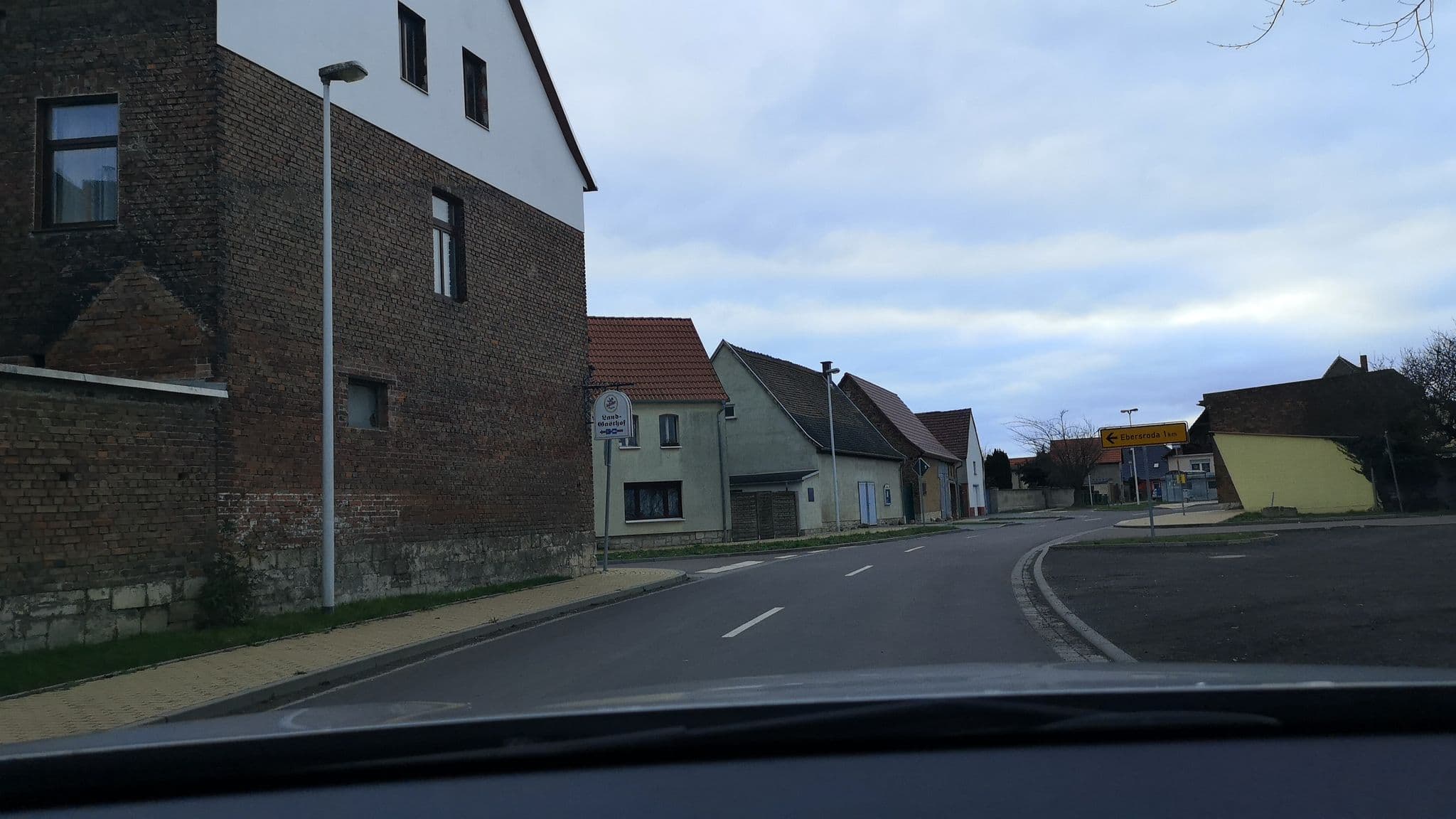 Street view near Landgasthof Baumersroda, Mücheln — © bromi (CC BY-SA · Mapillary)