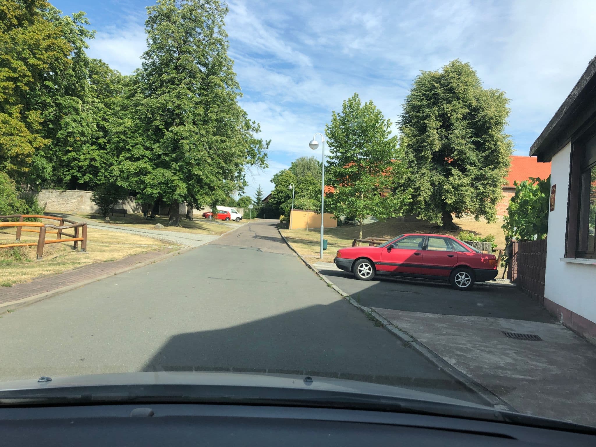 Street view near Ferienwohnung Freund, Kromsdorf — © bejotel (CC BY-SA · Mapillary)