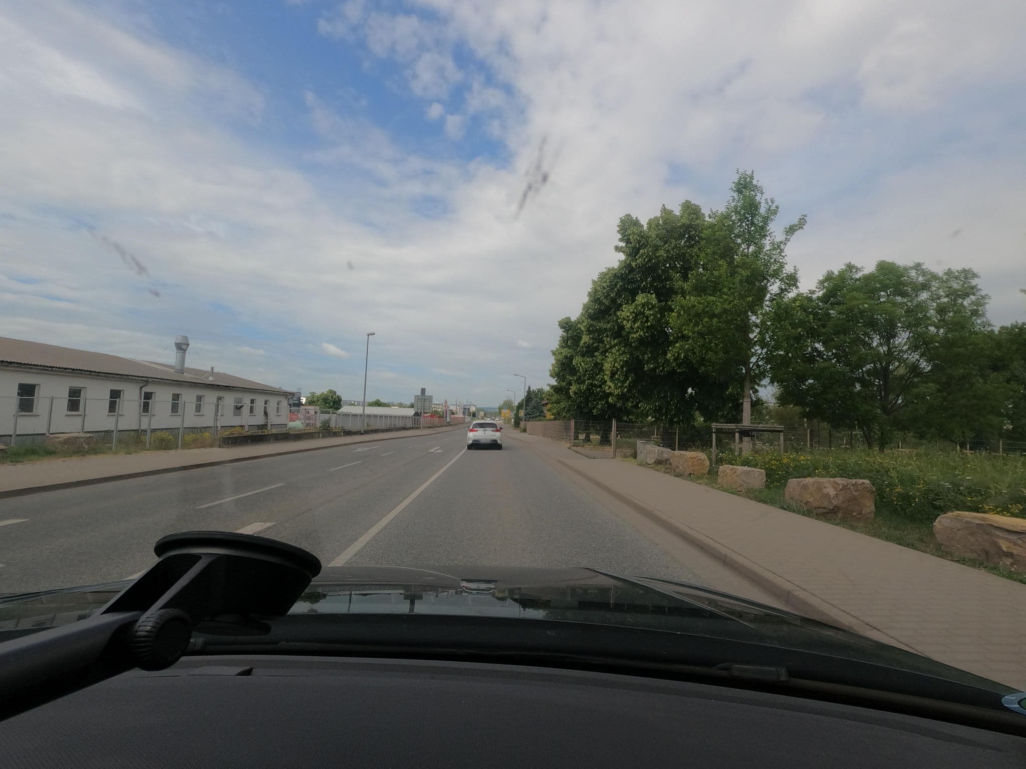 Street view near Hotel Aron, Erfurt — © saschahaberkorn (CC BY-SA · Mapillary)