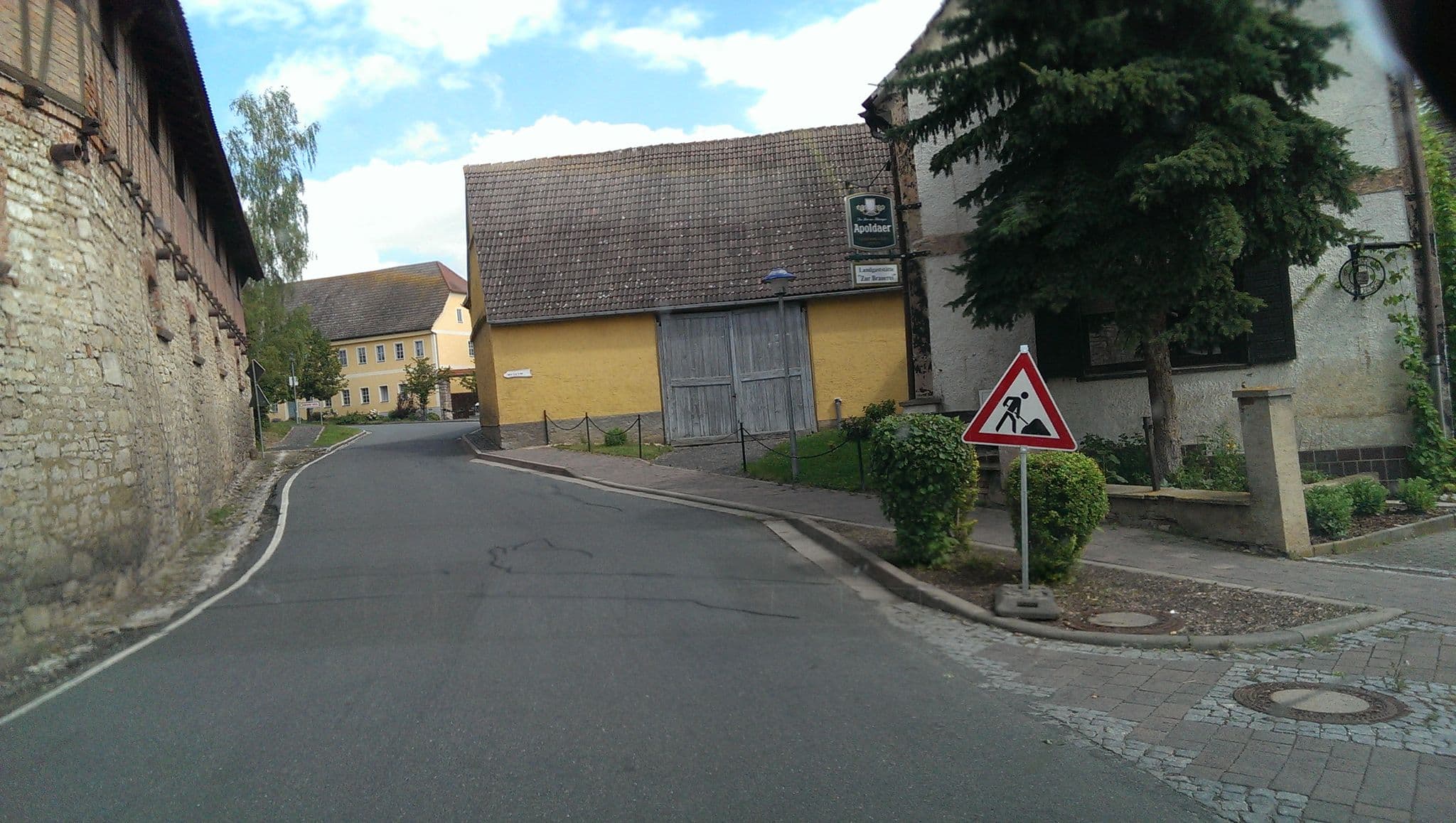 Street view near Hotel Resort Schloss Auerstedt, Bad Sulza — © bufonto (CC BY-SA · Mapillary)