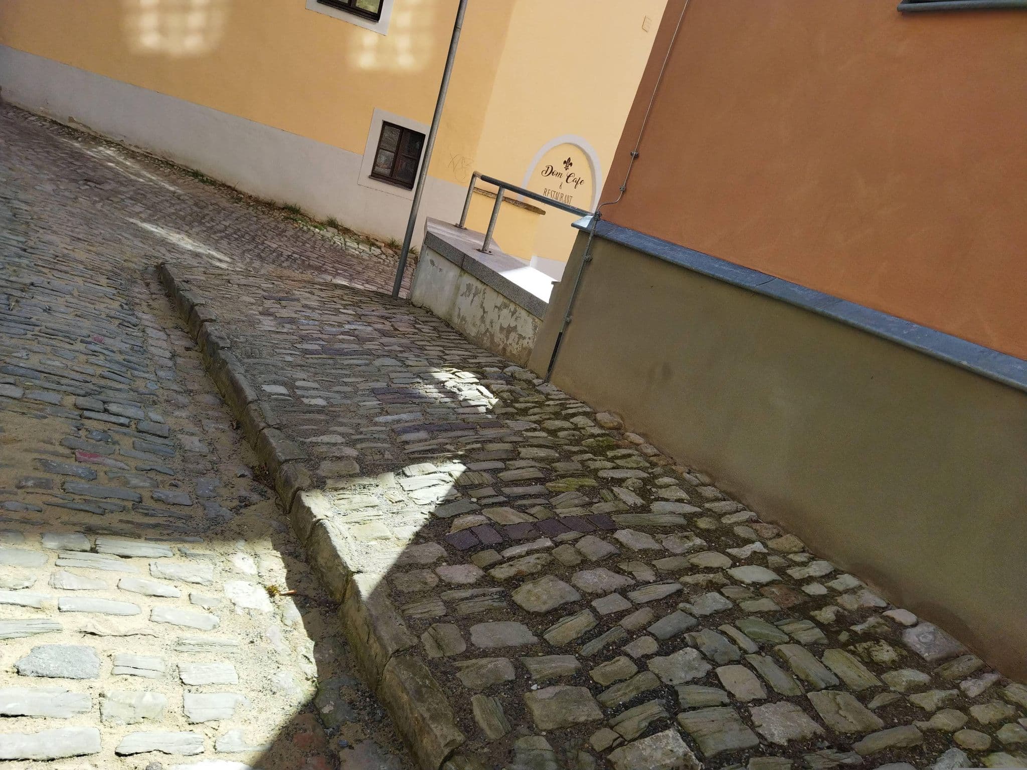 Street view near Pension Am Naumburger Dom, Naumburg — © changchun1 (CC BY-SA · Mapillary)