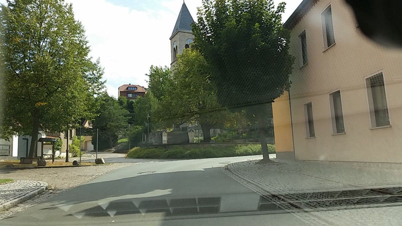 Street view near Ferienwohnung Könitz, Freyburg — © tian (CC BY-SA · Mapillary)