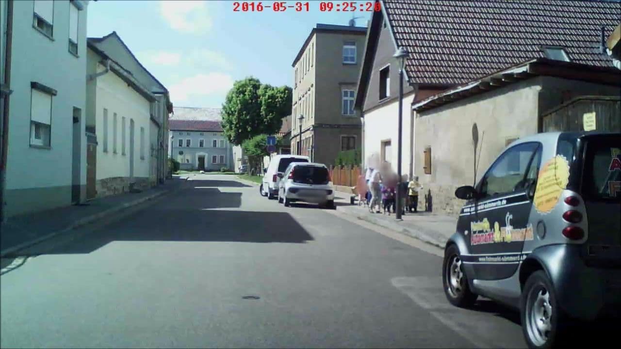 Street view near Gasthof Zur Schmücke, Heldrungen — © sennewald63 (CC BY-SA · Mapillary)