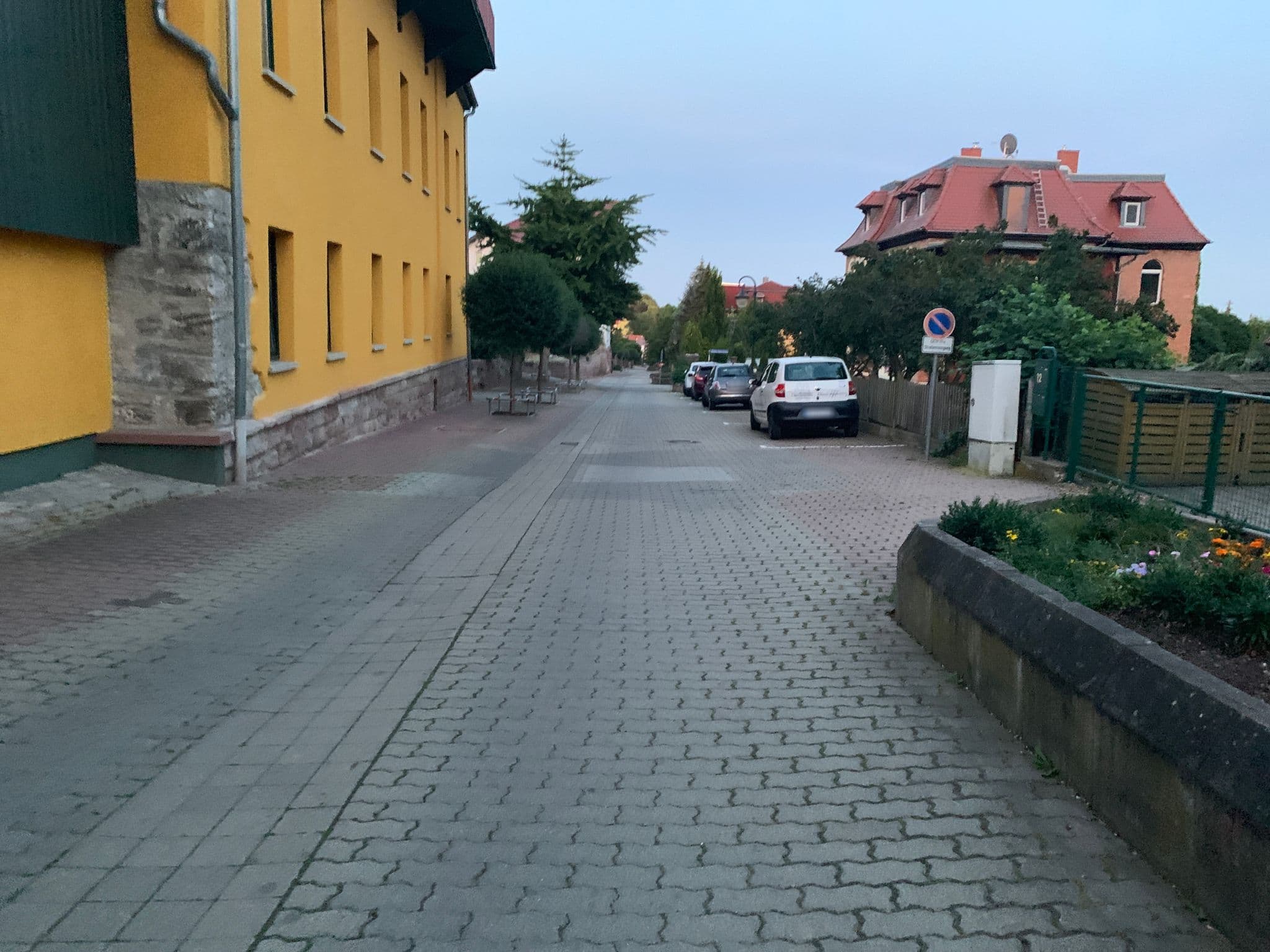 Street view near Pension Schönblick, Bad Frankenhausen — © dl7auq (CC BY-SA · Mapillary)