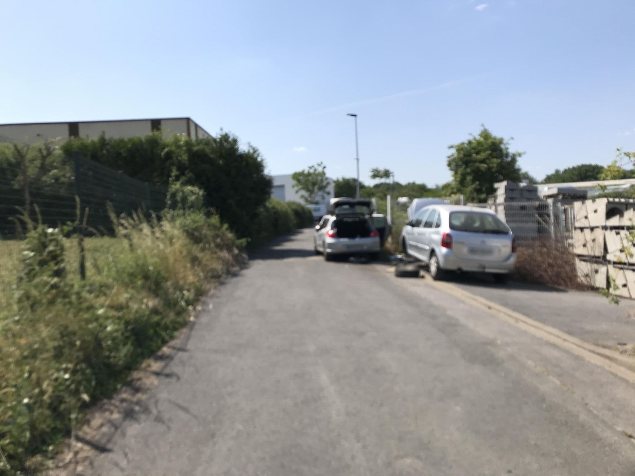 Street view near Kyriad, Linas — © josmougn (CC BY-SA · Mapillary)